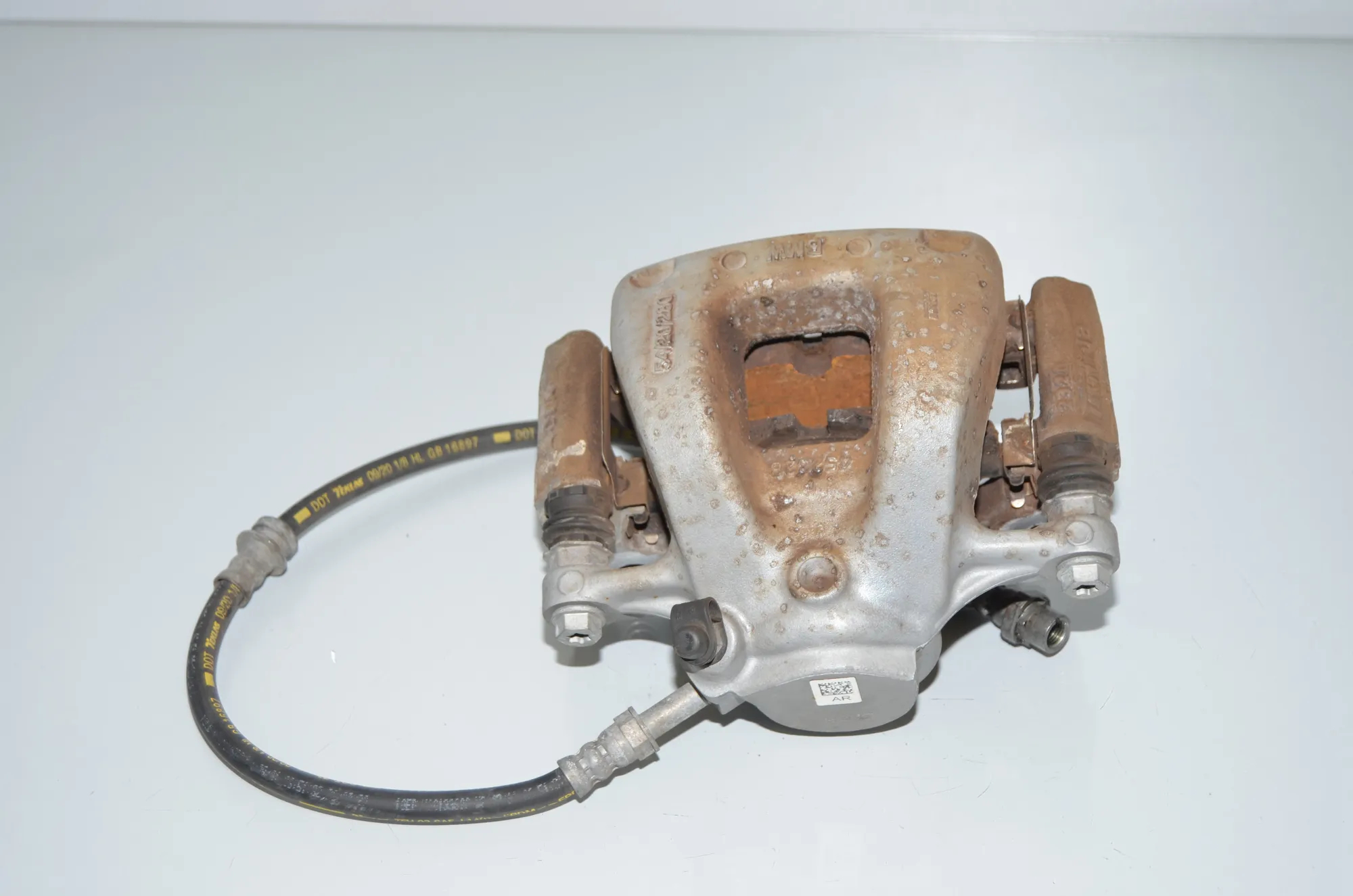 Front Right Brake Caliper – OEM 6860270 · BMW i3 (I01) s Electric 2020