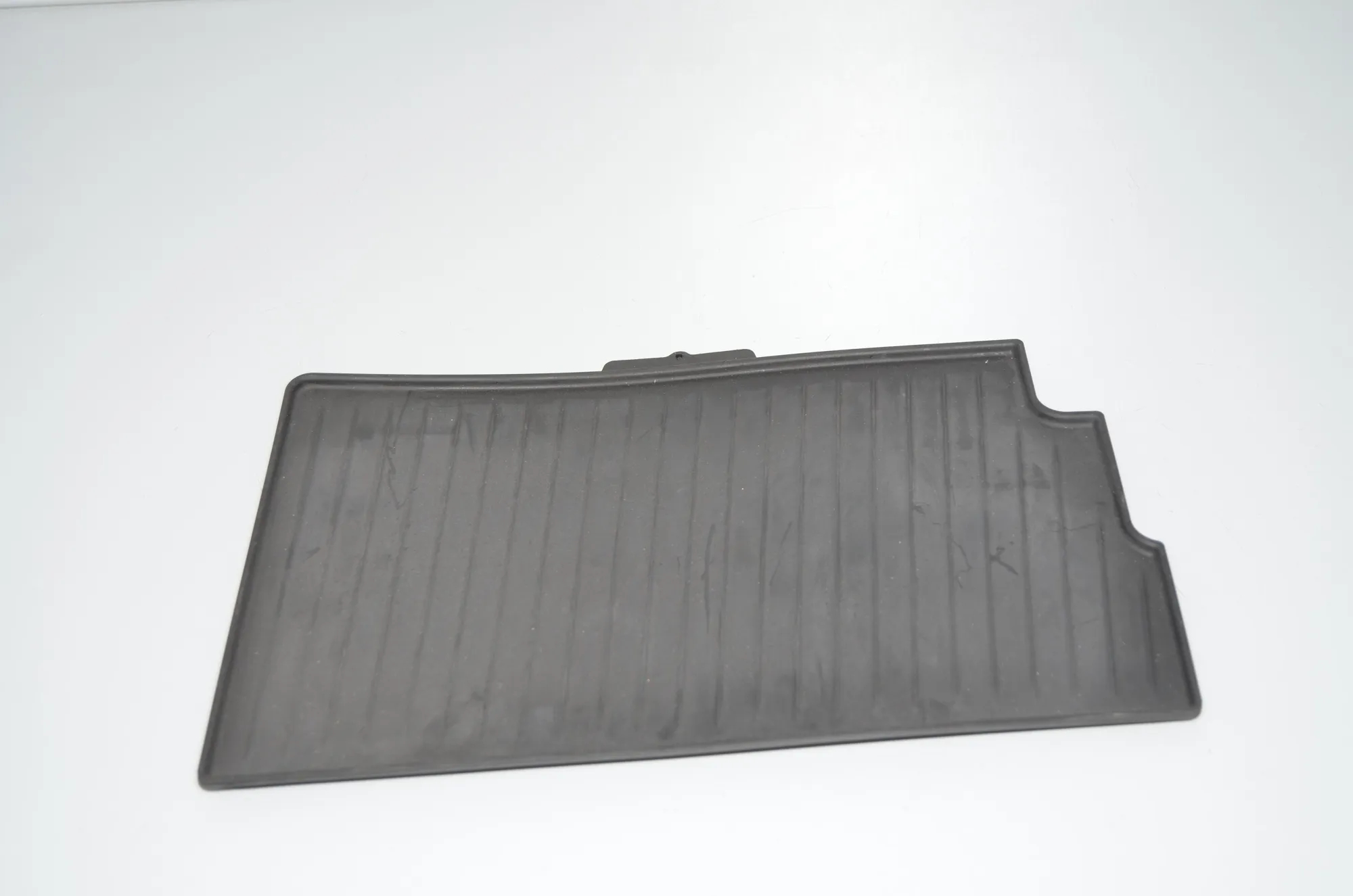 Other Interior Parts – OEM 6839239 · BMW 2 Gran Tourer (F46) 218 d xDrive 2020 – 2