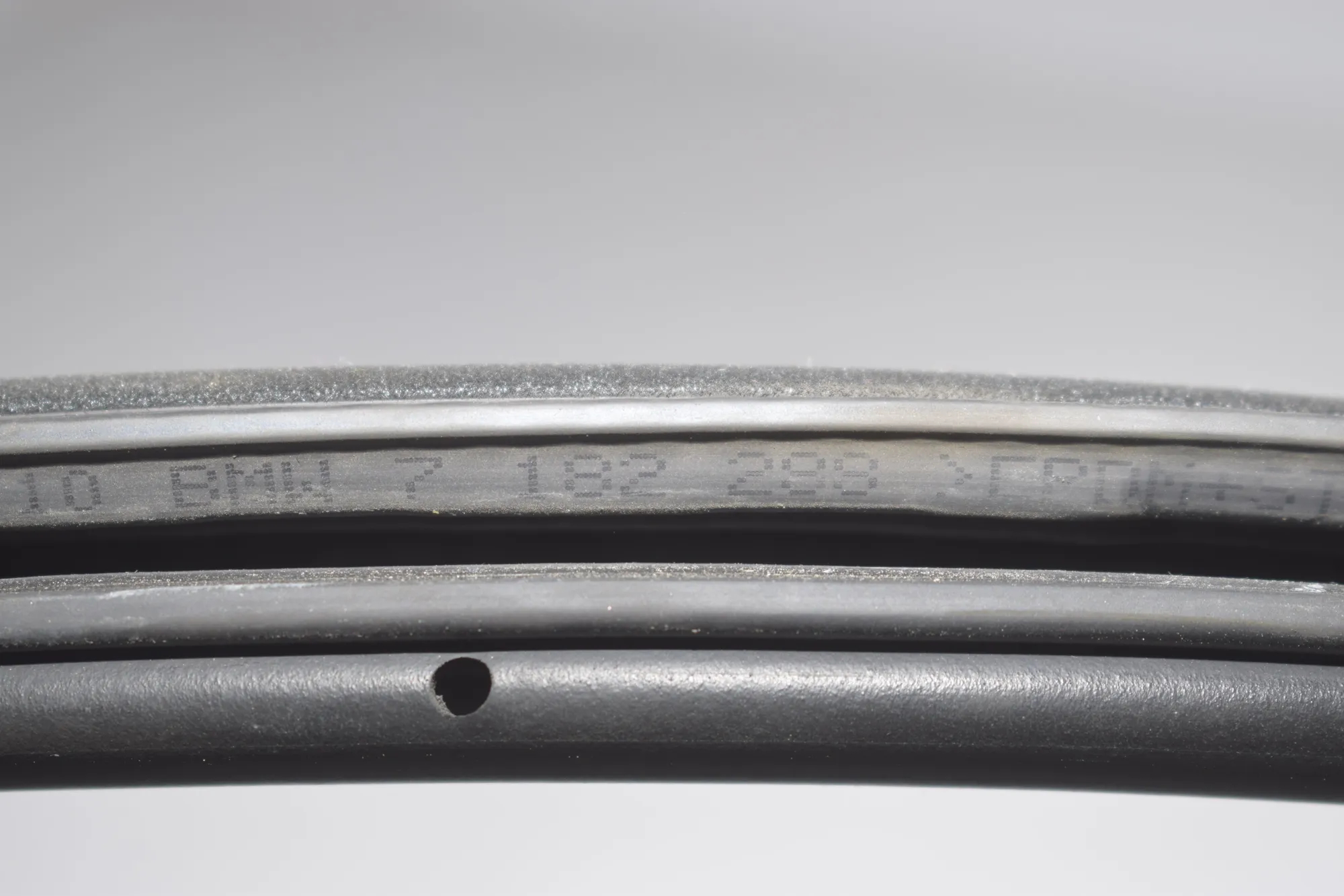 Rear Left Door Seal Rubber – OEM 7182288 · BMW 5 (F10) 530 d 2010 – 5