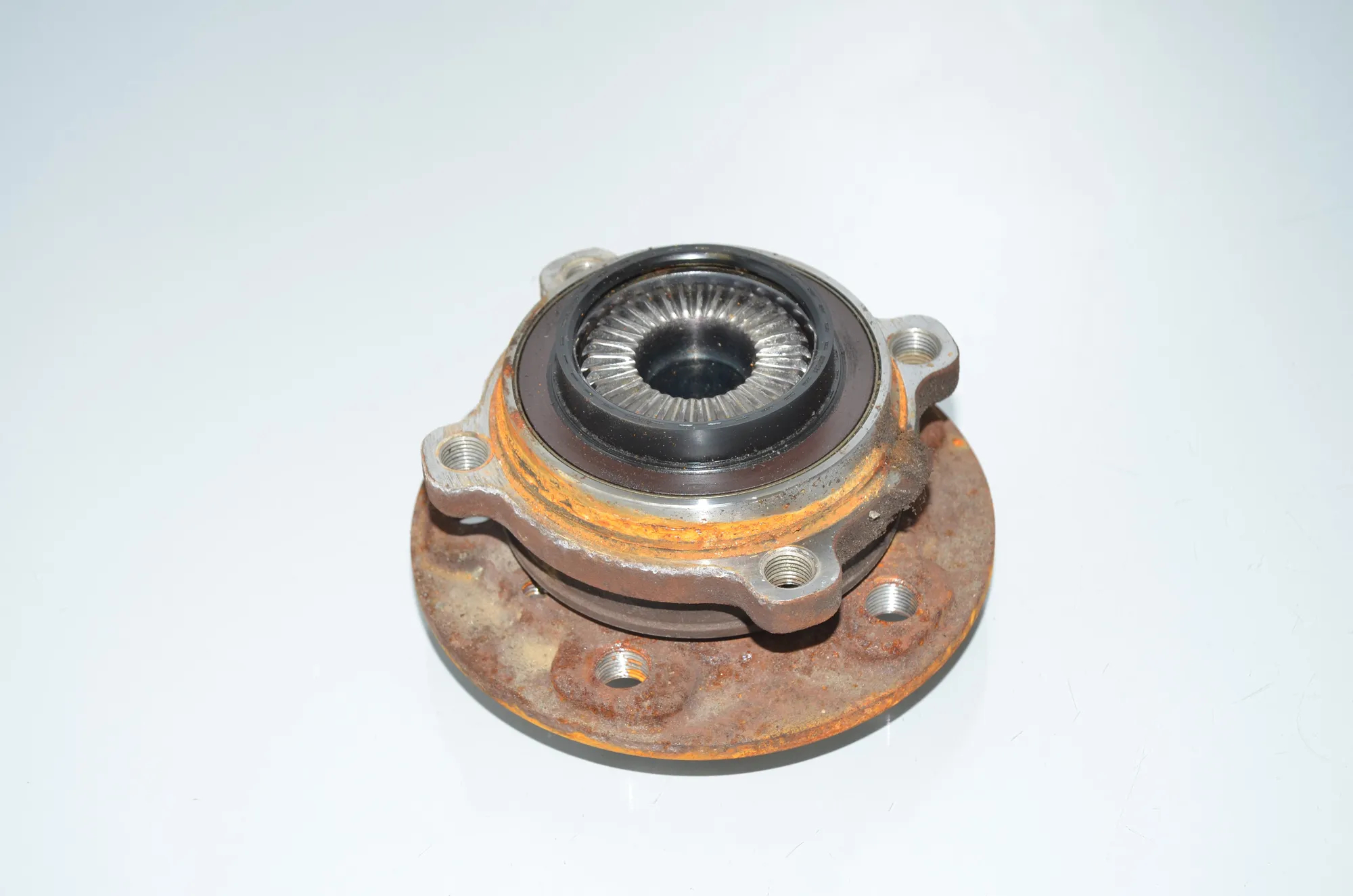 Rear Right Wheel Bearing – OEM 6874443 · BMW i3 (I01) BMW i3 (I01) Electric 2014 – 3