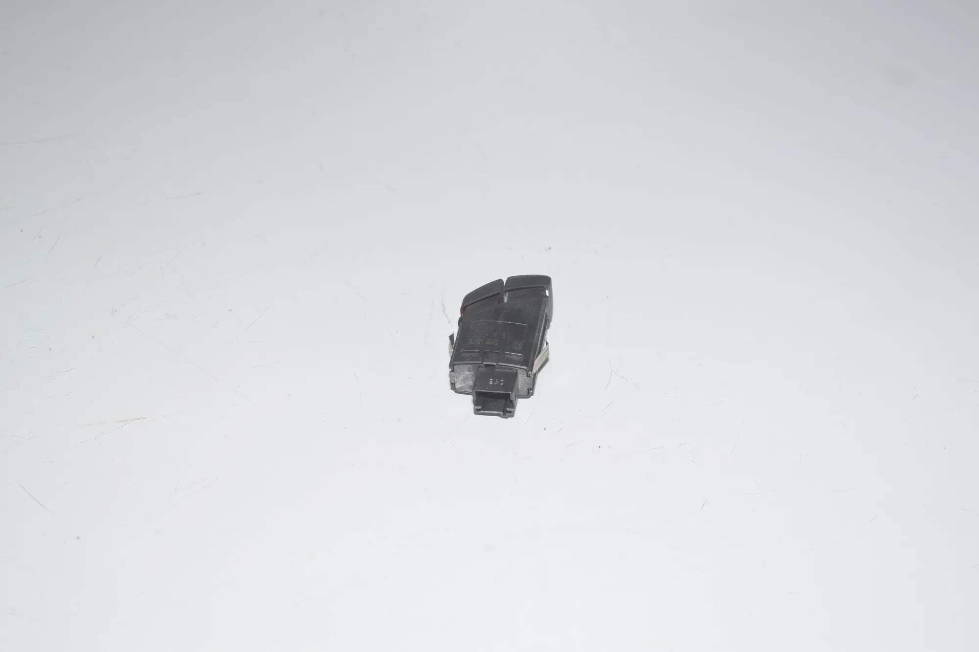 Hazard Button – OEM 9161896 · BMW 5 (F10) 530 d 2010 – 3