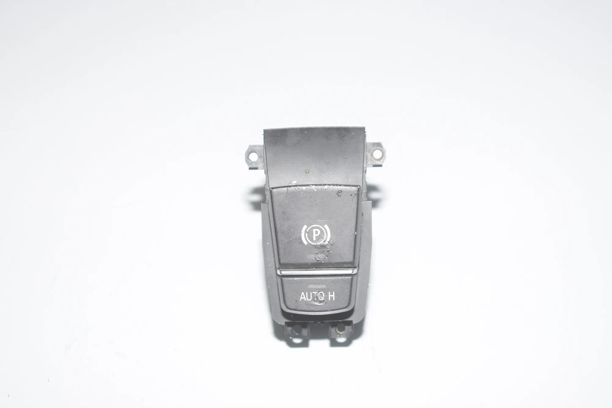 Handbrake Button – OEM 61316822518 · BMW 5 (F10) 530 d 2010