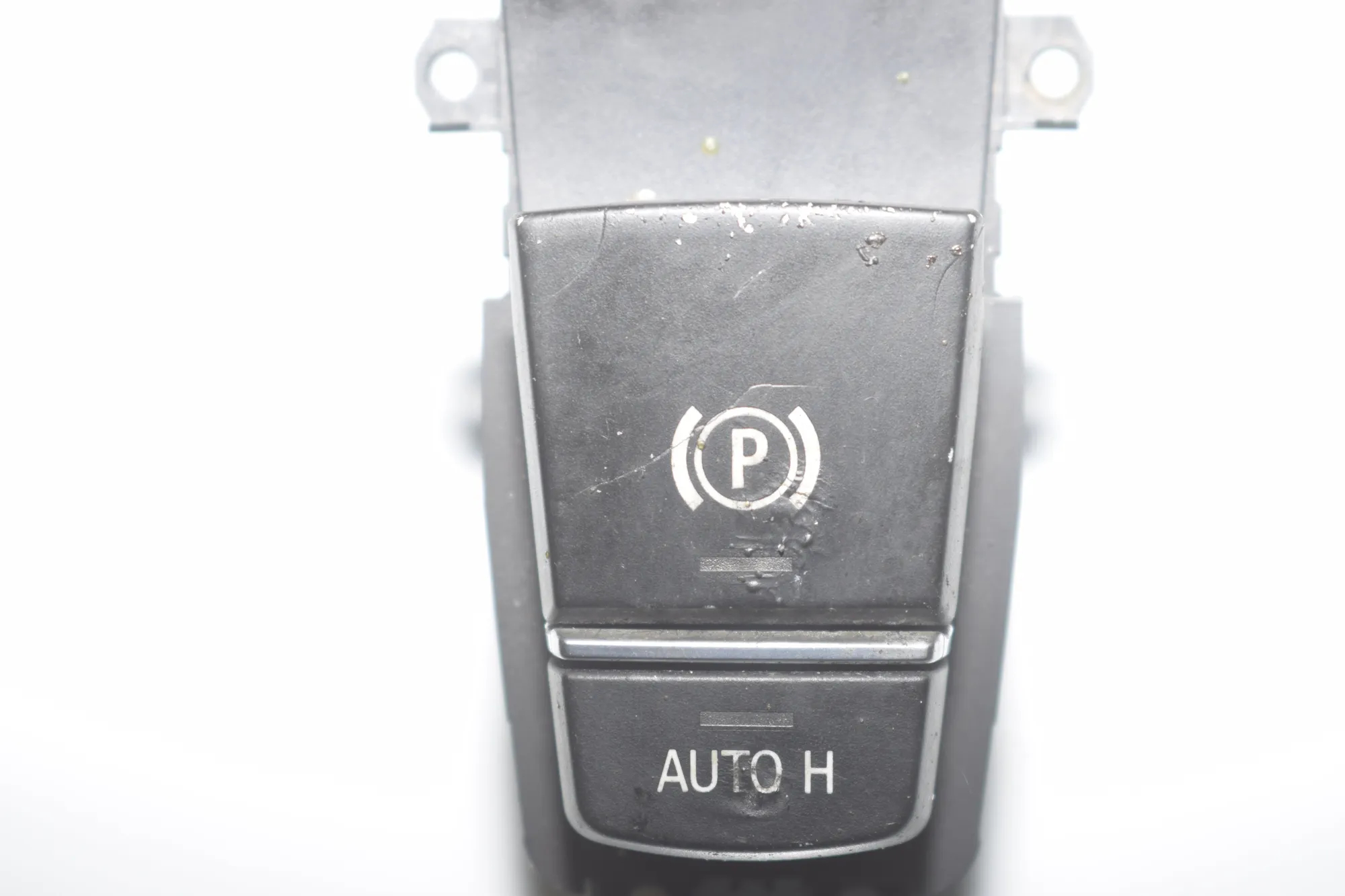 Handbrake Button – OEM 61316822518 · BMW 5 (F10) 530 d 2010 – 3