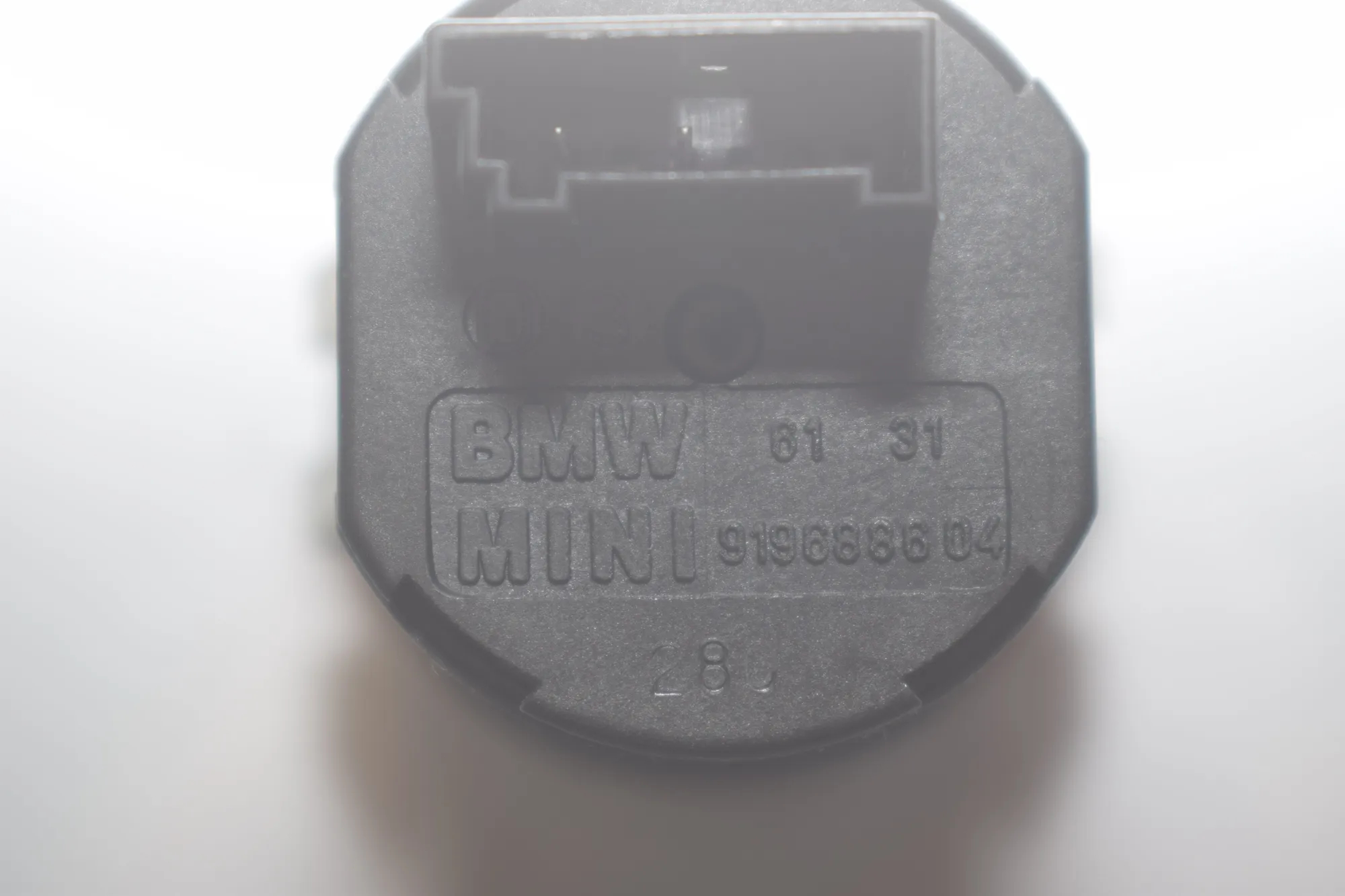 SRS Switch – OEM 61319196886 · BMW 5 (F10) 530 d 2010 – 5