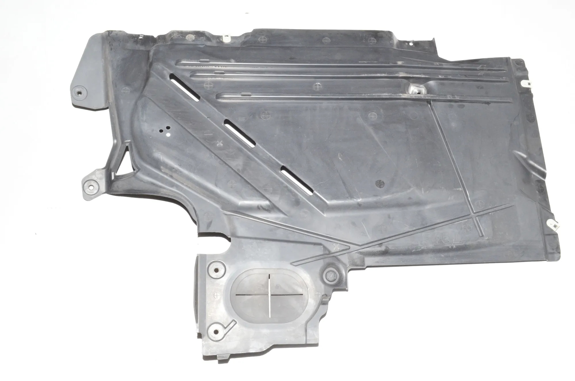 Rear Left Underbody Cover – OEM 7290807 · BMW 2 Gran Tourer (F46) 218 d xDrive 2020 – 2