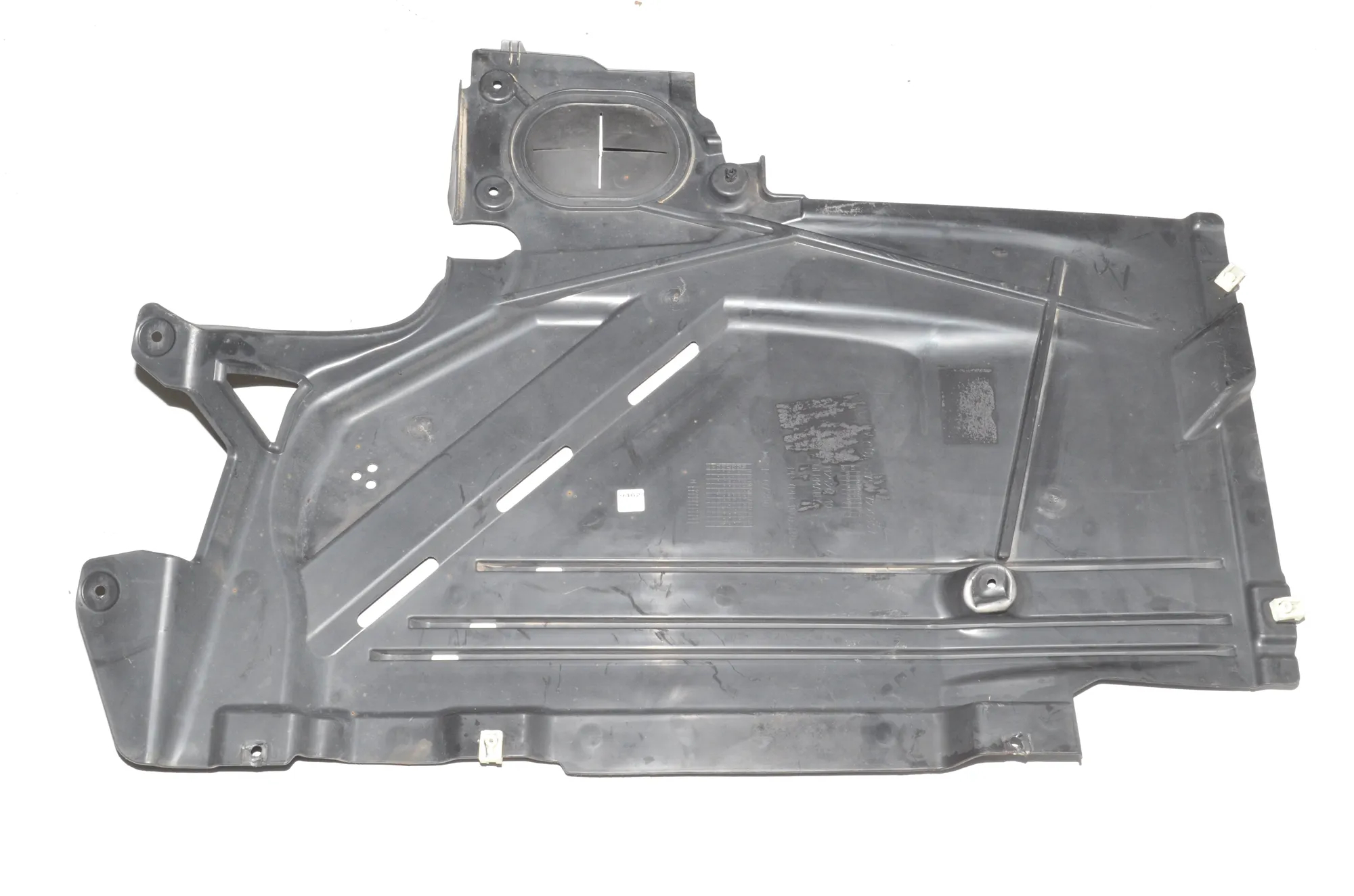 Rear Left Underbody Cover – OEM 7290807 · BMW 2 Gran Tourer (F46) 218 d xDrive 2020 – 4