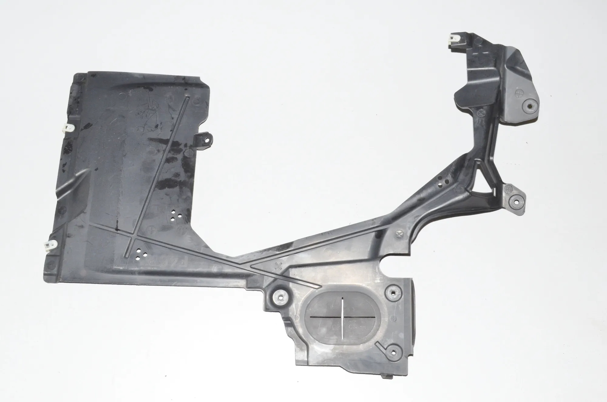 Rear Right Underbody Cover – OEM 7290808 · BMW 2 Gran Tourer (F46) 218 d xDrive 2020 – 3