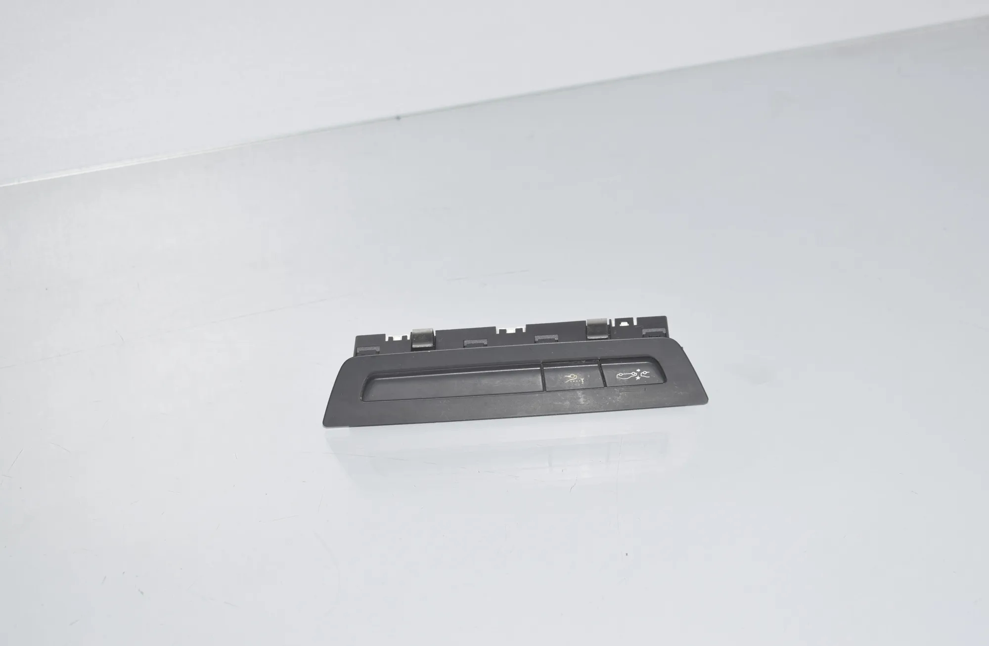 Switches – OEM 61319279306 · BMW 5 (F10) 530 d 2010 – 2