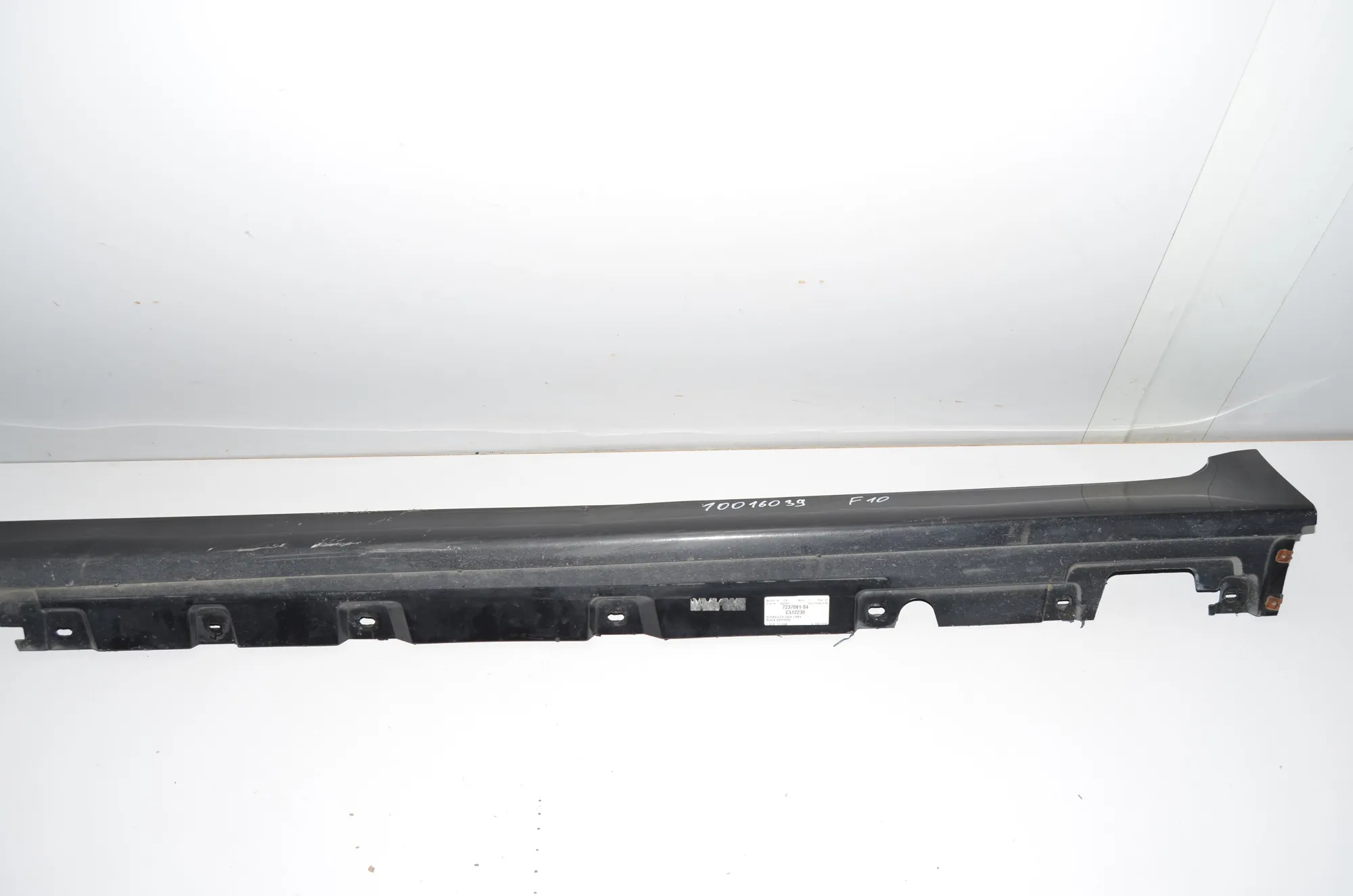 Left Side Plastic Sideskirt Cover – OEM 7237081 · BMW 5 (F10) 530 d 2010 – 4