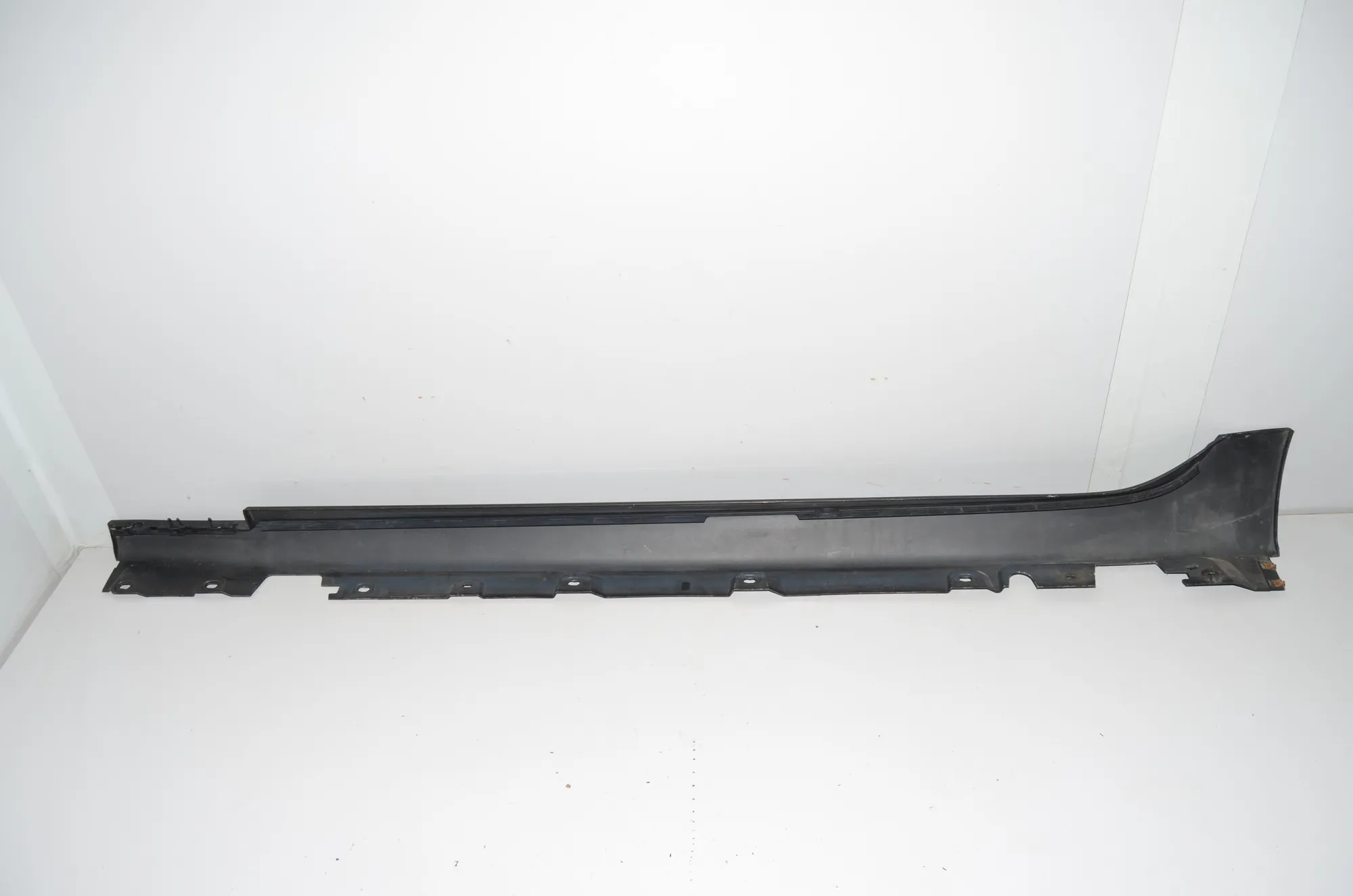 Right Side Plastic Sideskirt Cover – OEM 7201252 · BMW 5 Gran Turismo (F07) 530 d 2009 – 4
