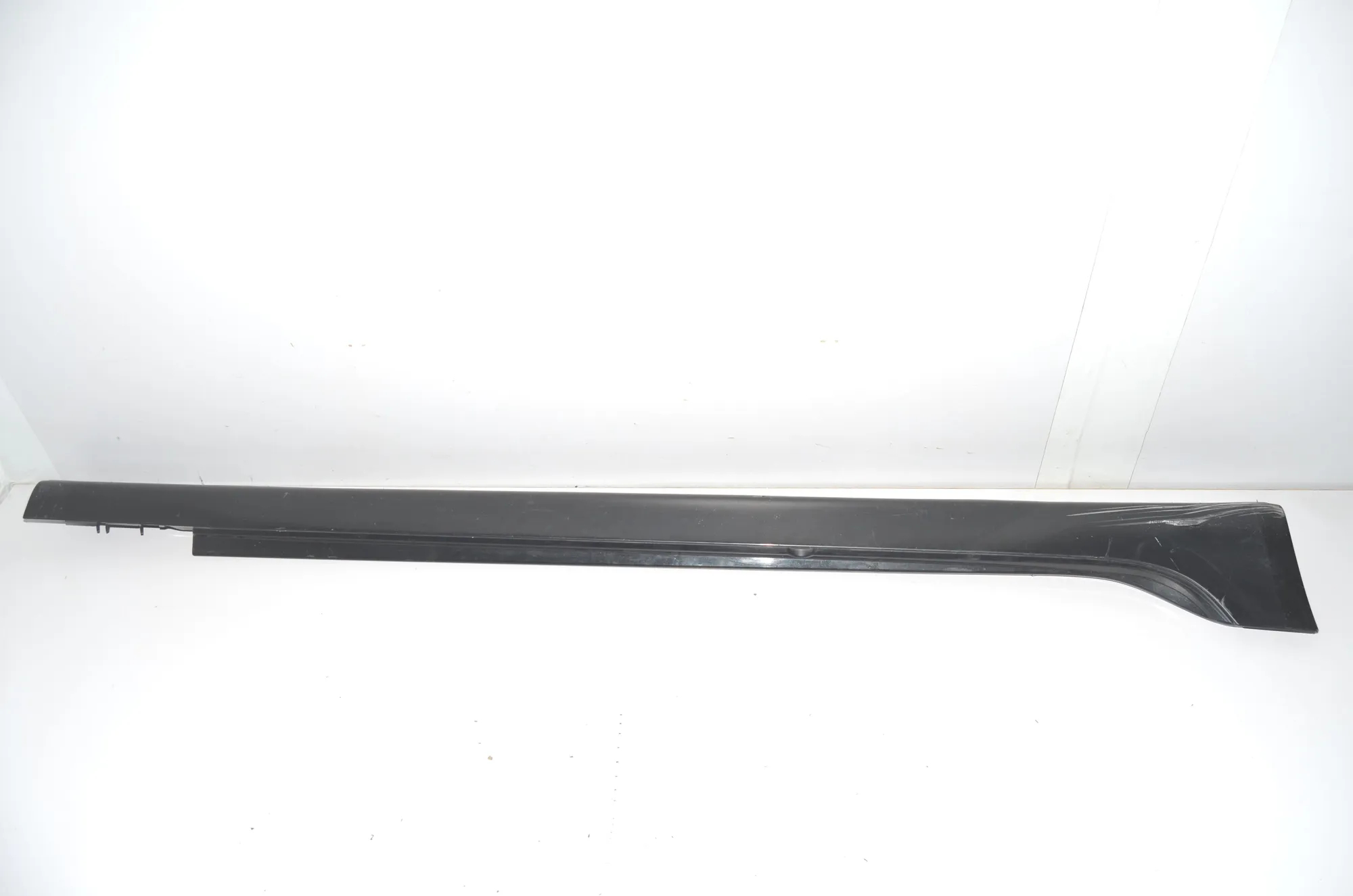 Right Side Plastic Sideskirt Cover – OEM 7201252 · BMW 5 Gran Turismo (F07) 530 d 2009 – 2