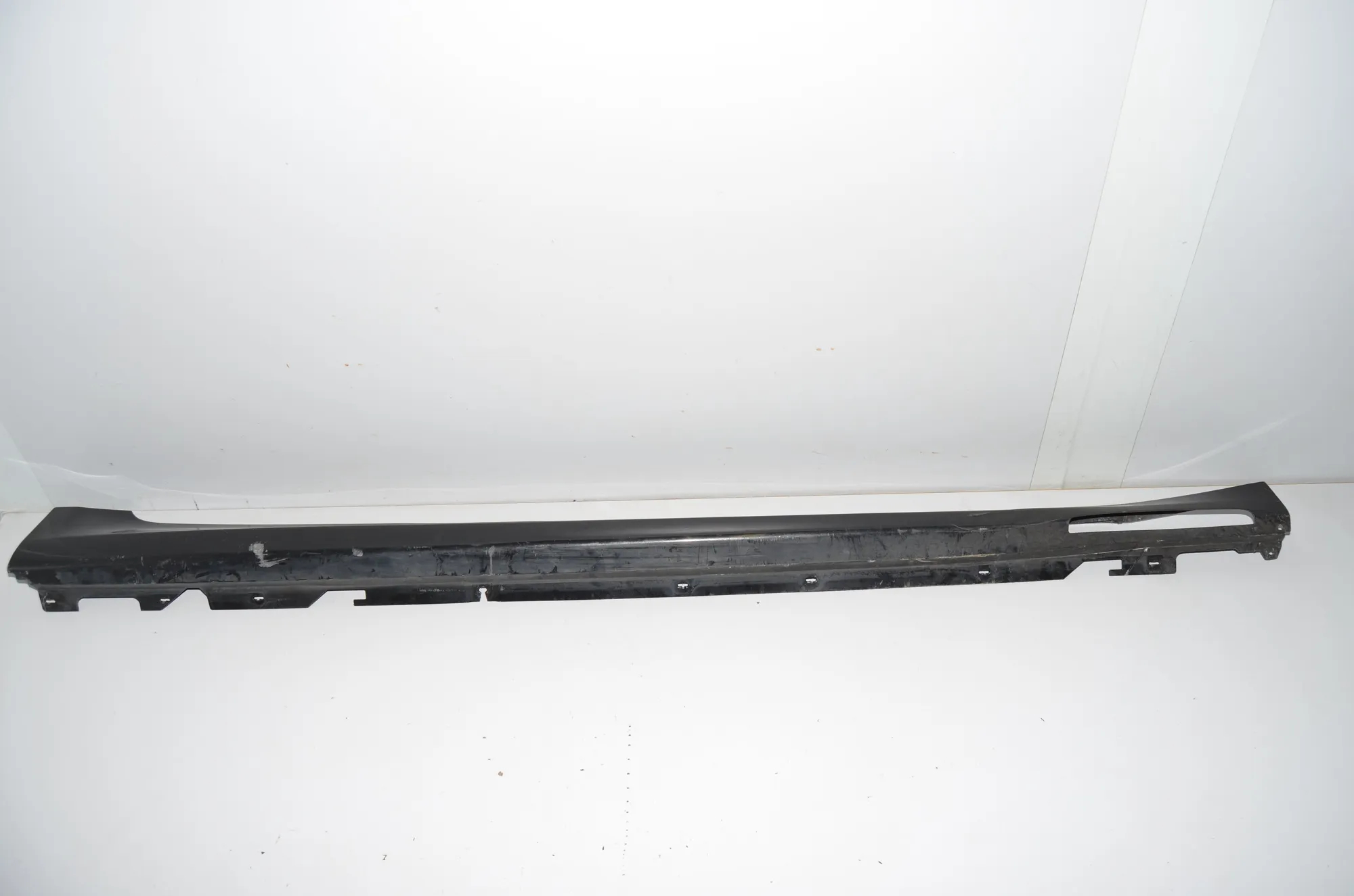 Right Side Plastic Sideskirt Cover · BMW 7 (G11, G12) BMW 7 (G11, G12) 2015
