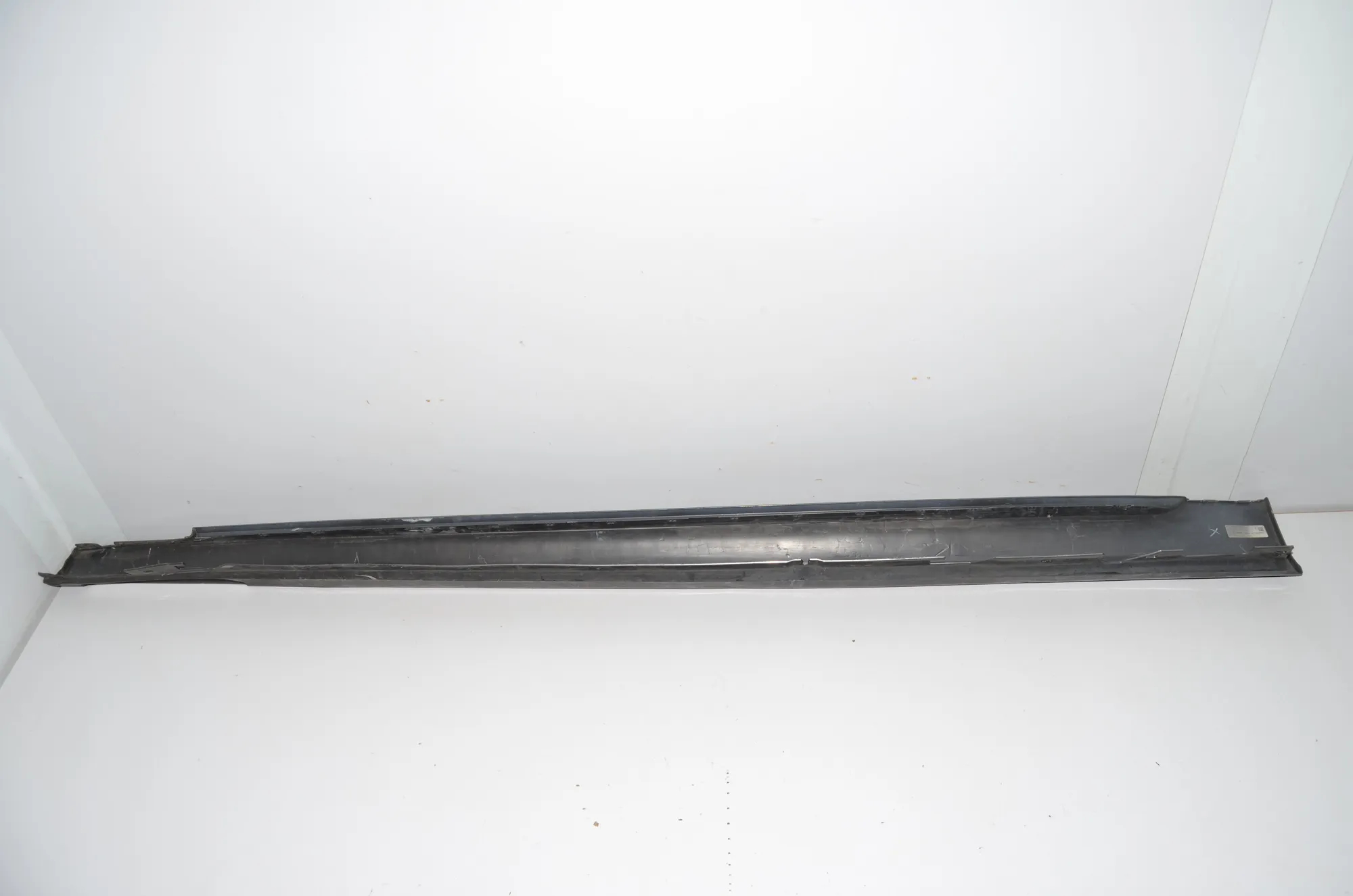 Right Side Plastic Sideskirt Cover · BMW 7 (G11, G12) BMW 7 (G11, G12) 2015 – 4