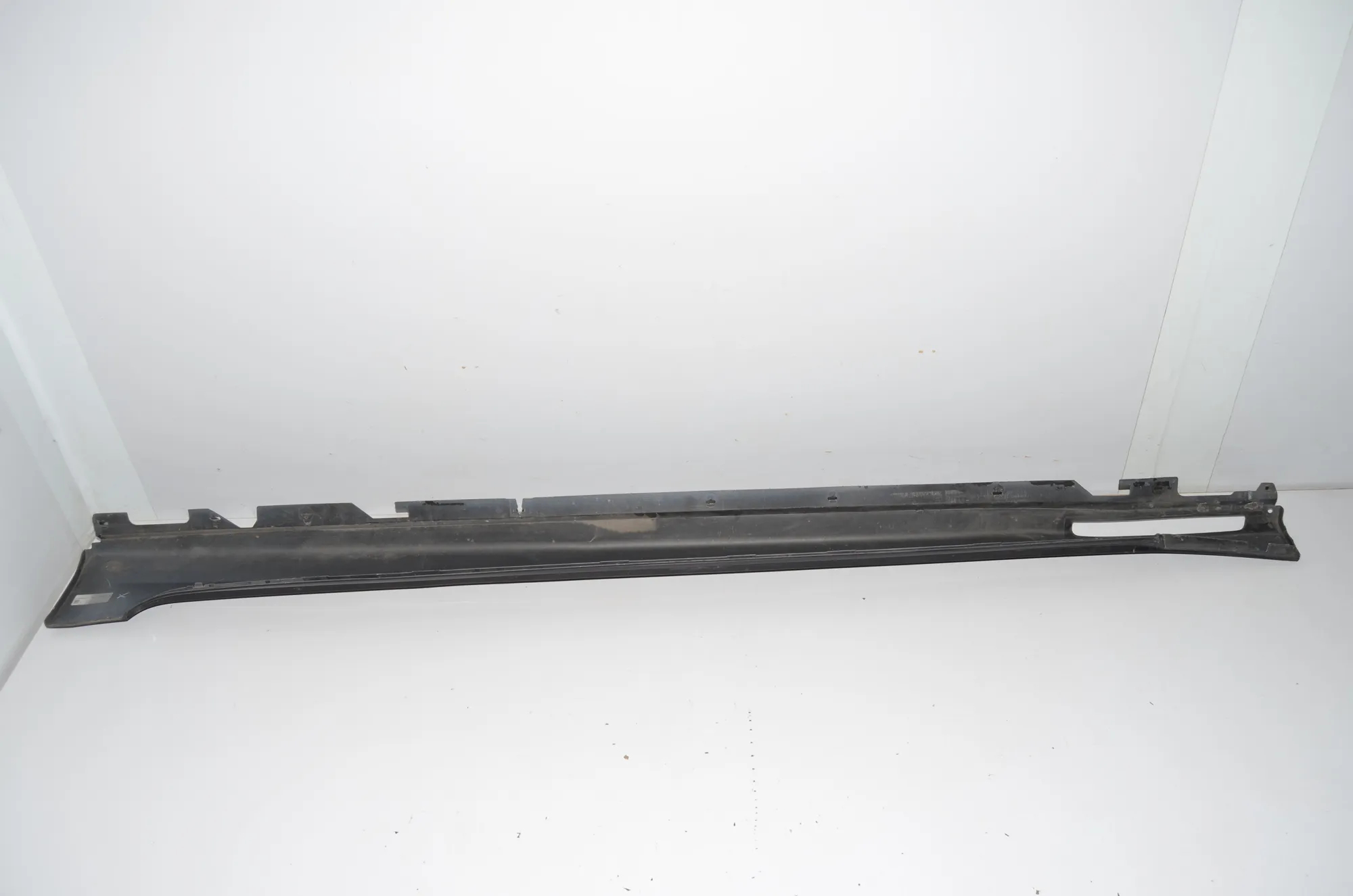 Right Side Plastic Sideskirt Cover · BMW 7 (G11, G12) BMW 7 (G11, G12) 2015 – 5