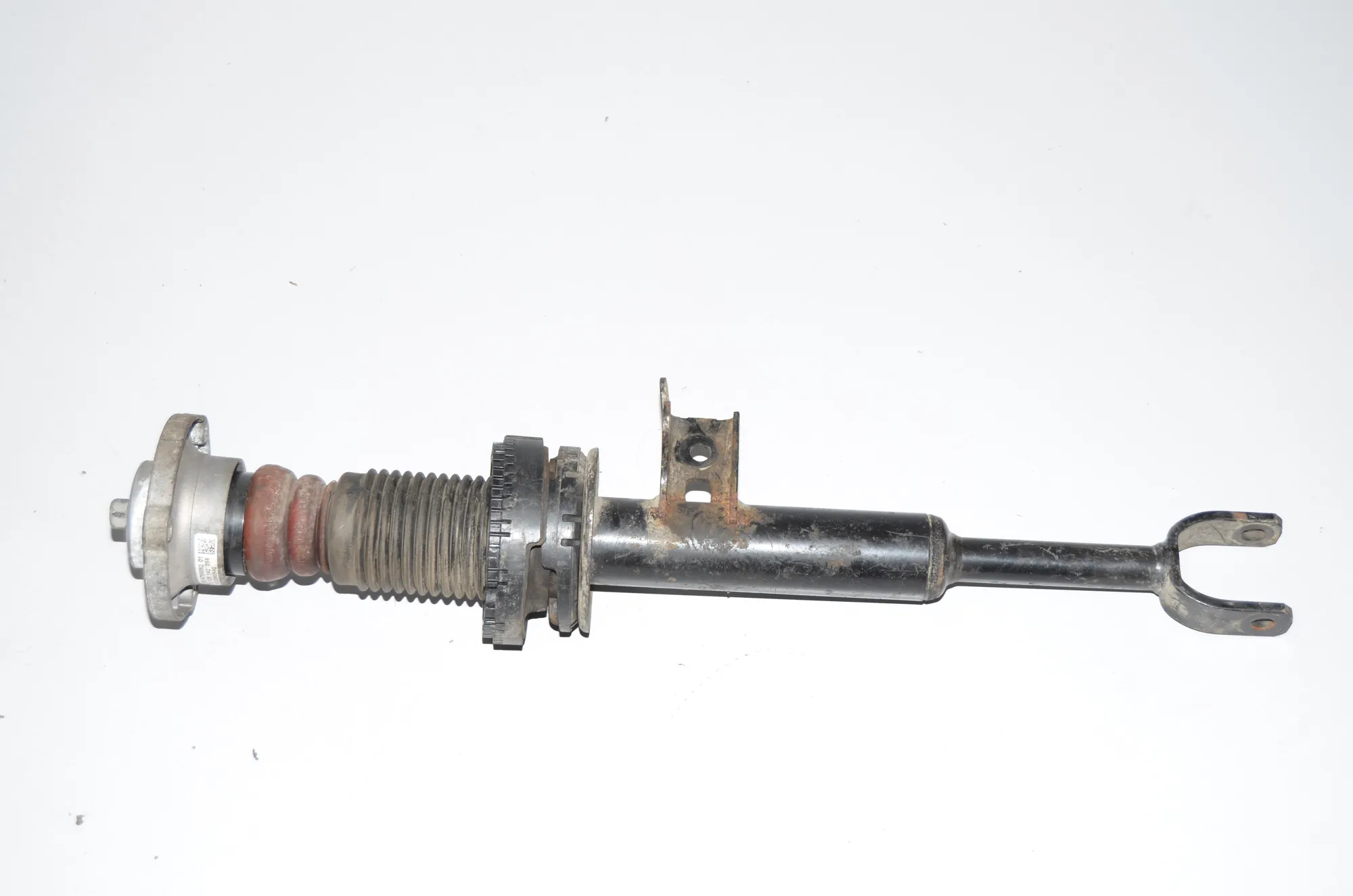 Front Right Shock Absorber – OEM 31316797768 · BMW 5 Touring (F11) BMW 5 Touring (F11) 525 d 2010 – 2