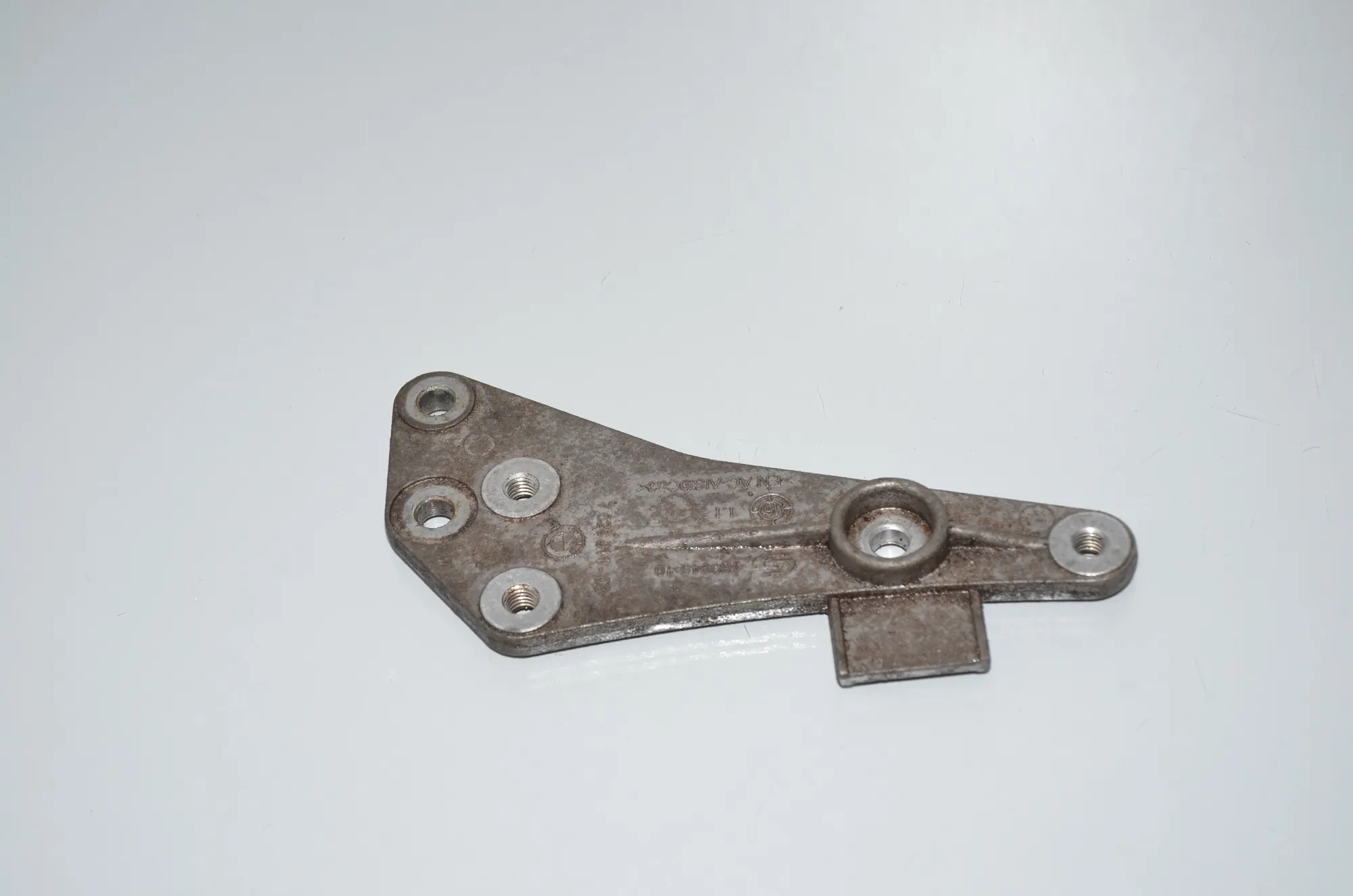 Bracket – OEM 7629911 · BMW 5 (F10) BMW 5 (F10) 535 i 2010 – 3