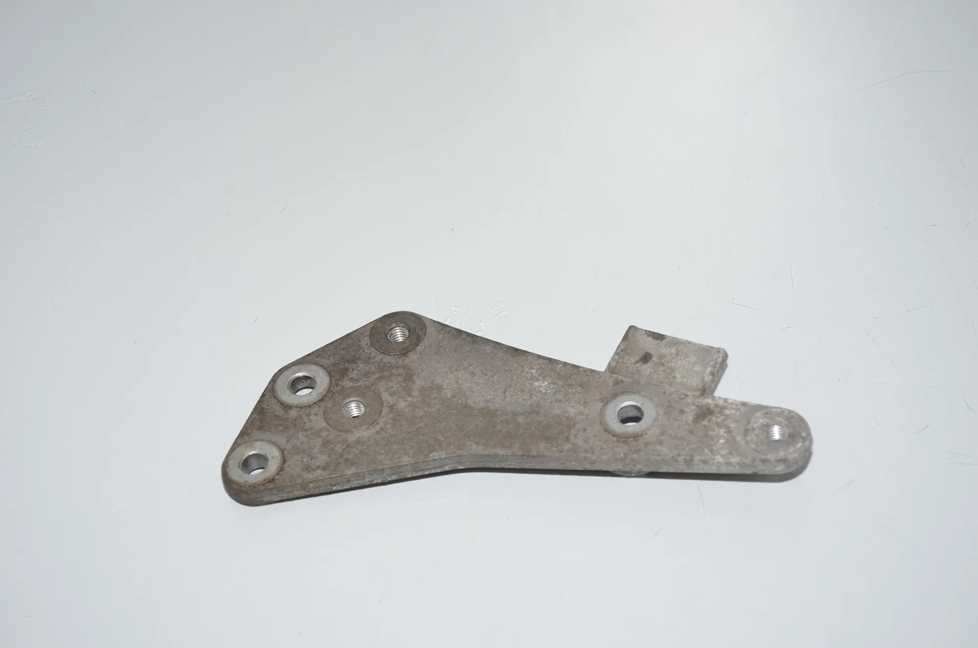 Bracket – OEM 7629911 · BMW 5 (F10) BMW 5 (F10) 535 i 2010 – 4