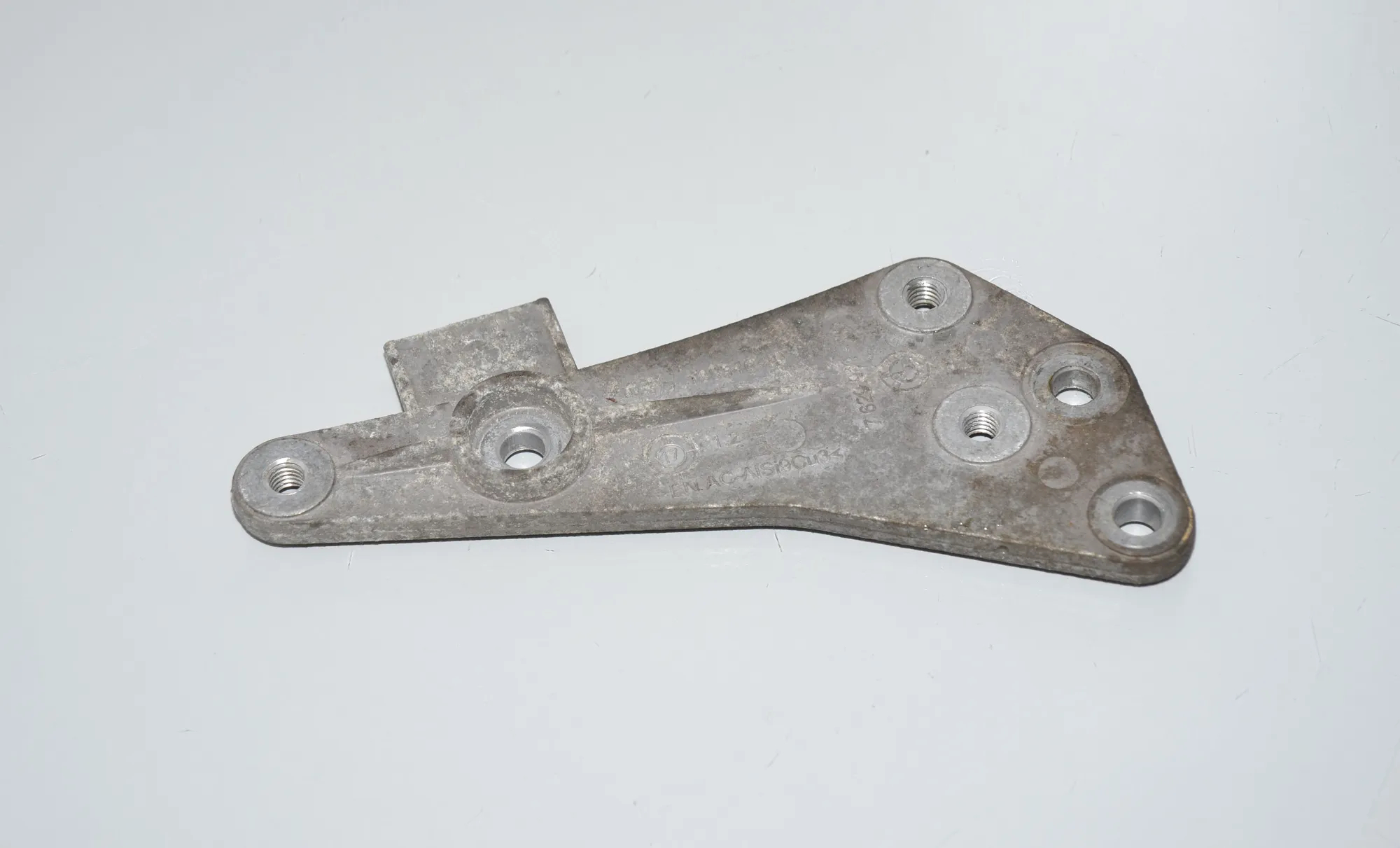 Bracket – OEM 7629911 · BMW 5 (F10) BMW 5 (F10) 535 i 2010 – 2