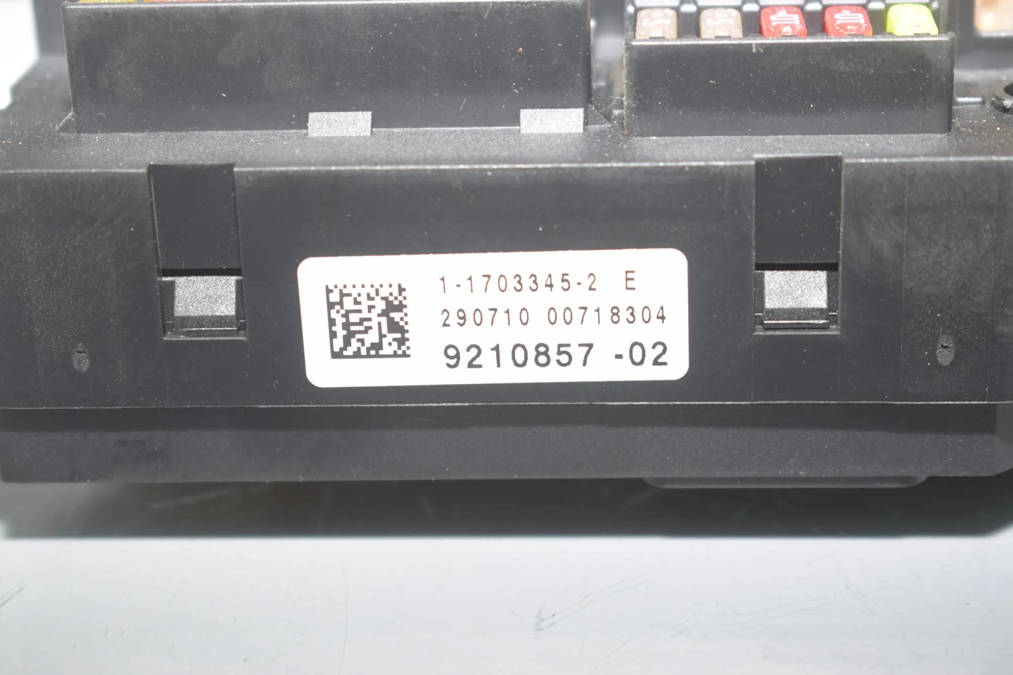 Fuse Box – OEM 9210857 · BMW 5 (F10) 530 d 2010 – 6