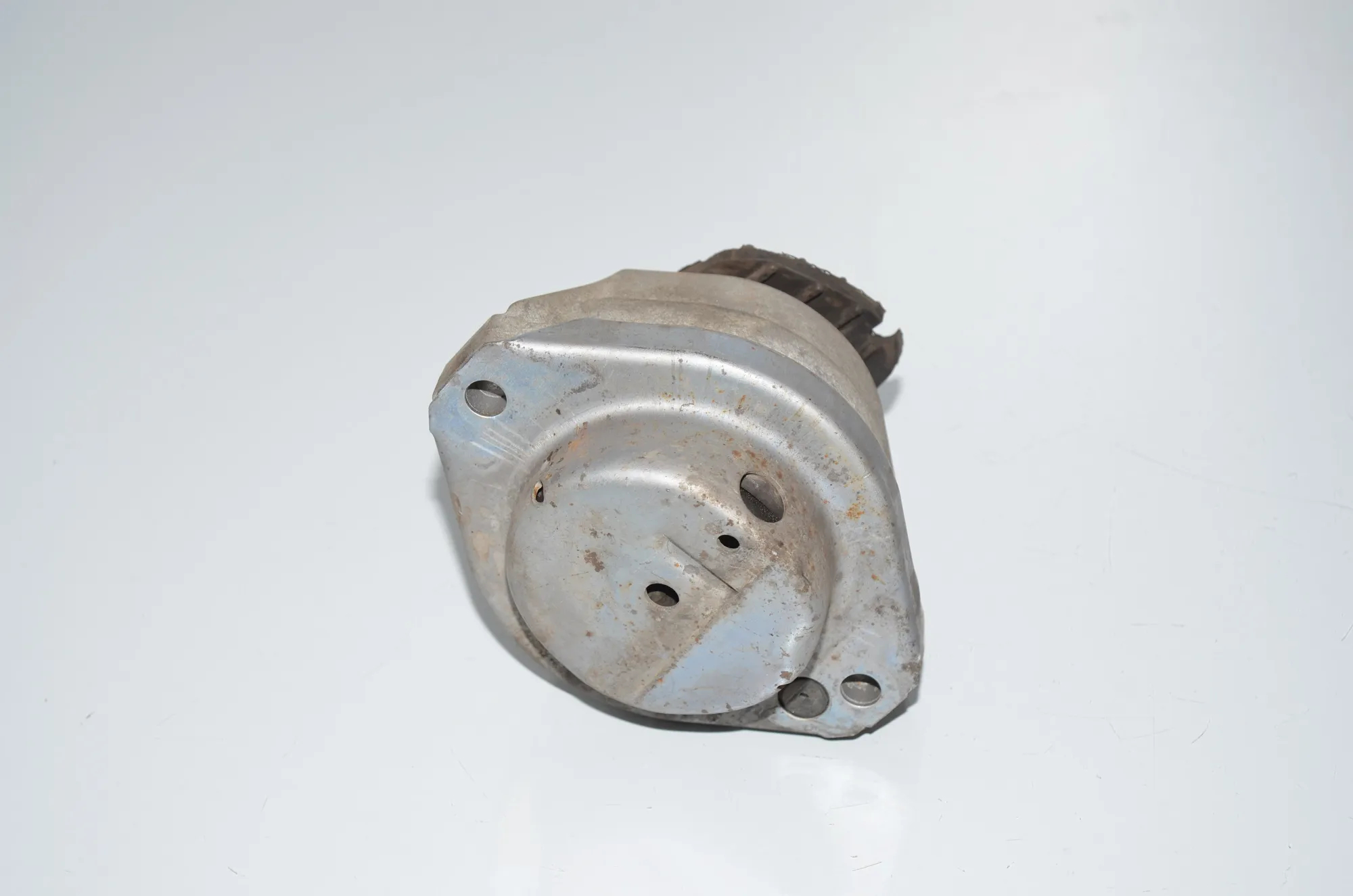 Right Side Engine Mount – OEM 6761090 · BMW 5 (E60) 523 i 2006 – 4