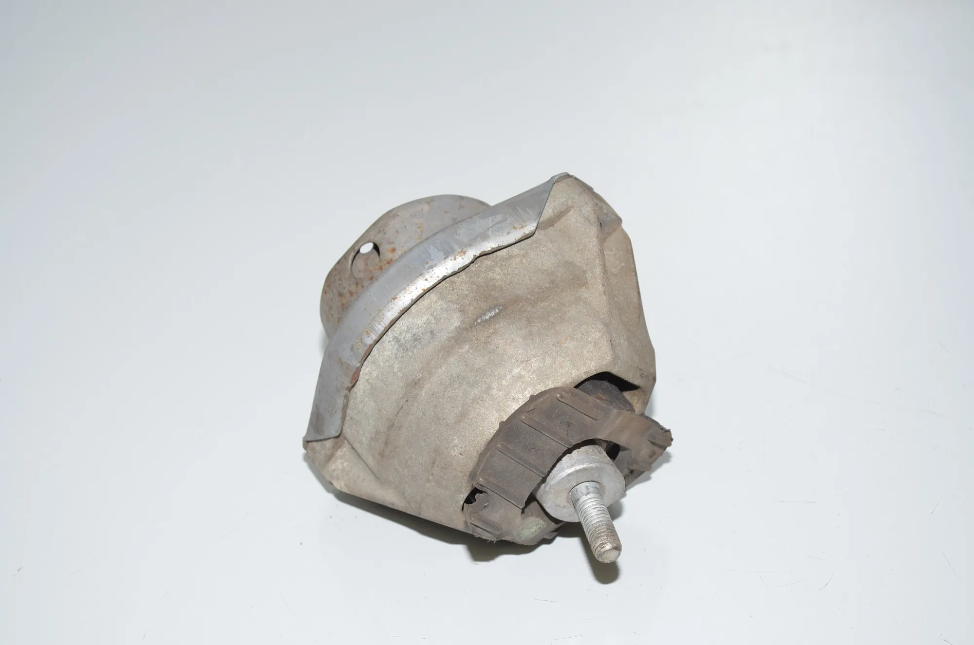 Right Side Engine Mount – OEM 6761090 · BMW 5 (E60) 523 i 2006 – 2