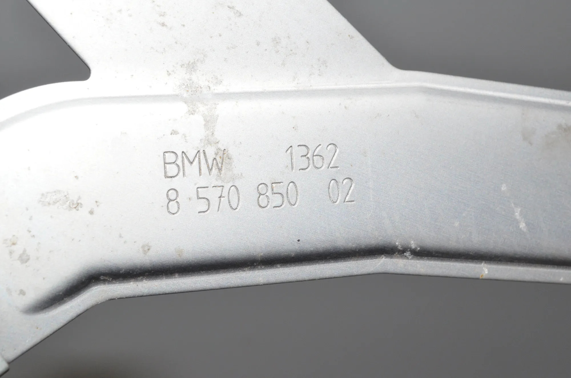 Bracket – OEM 9887386 · BMW 2 Gran Tourer (F46) 218 d xDrive 2020 – 5