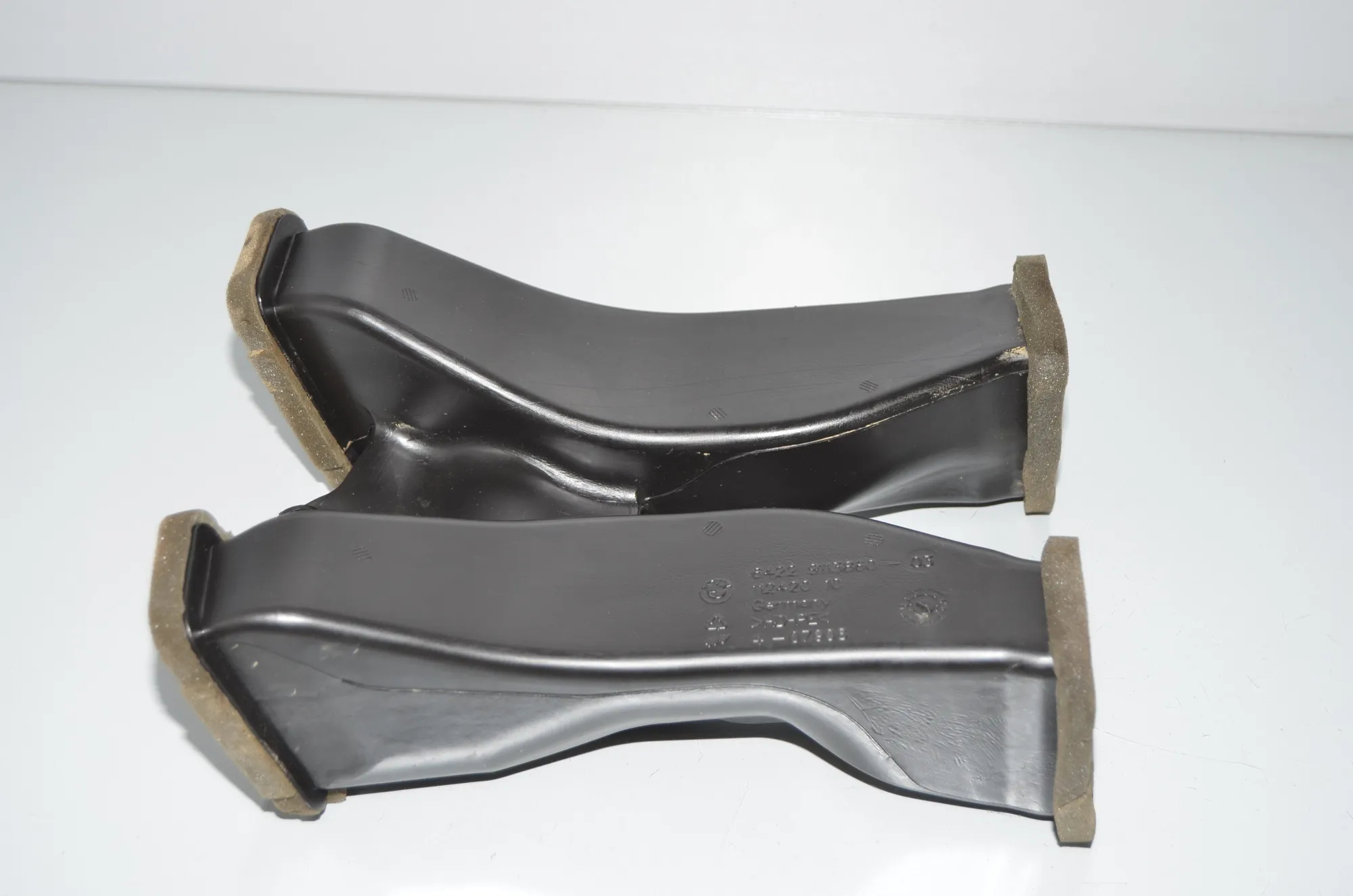 Interior Air Duct Channel – OEM 9113860 · BMW 5 Gran Turismo (F07) 530 d 2009