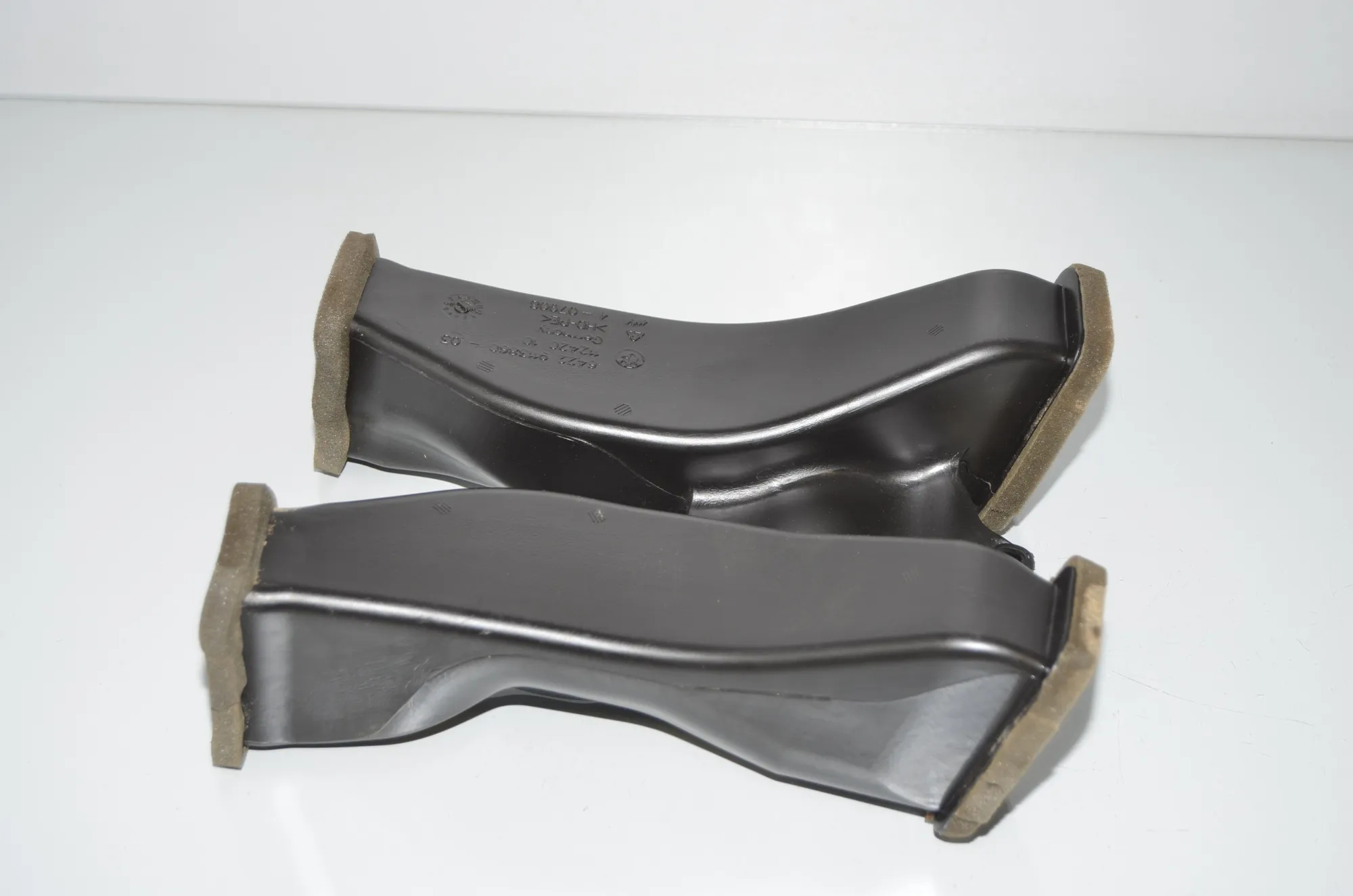 Interior Air Duct Channel – OEM 9113860 · BMW 5 Gran Turismo (F07) 530 d 2009 – 2