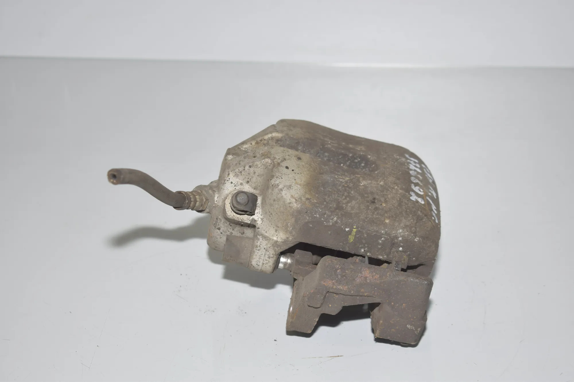 Front Left Brake Caliper – OEM 34111163385 · BMW 5 Touring (E39) 525 d 2003 – 2