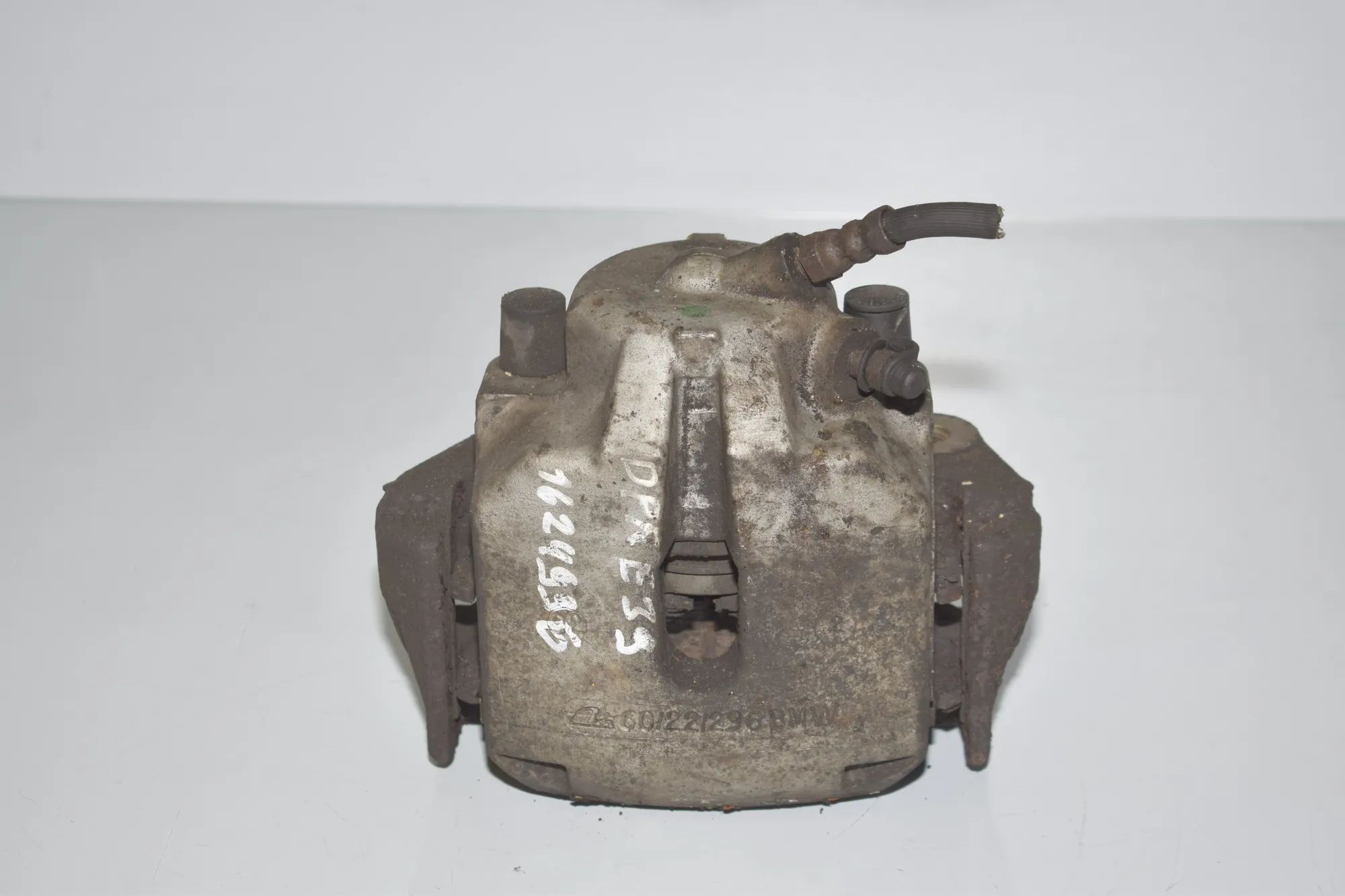 Front Right Brake Caliper – OEM 34111163386 · BMW 5 Touring (E39) 525 d 2000