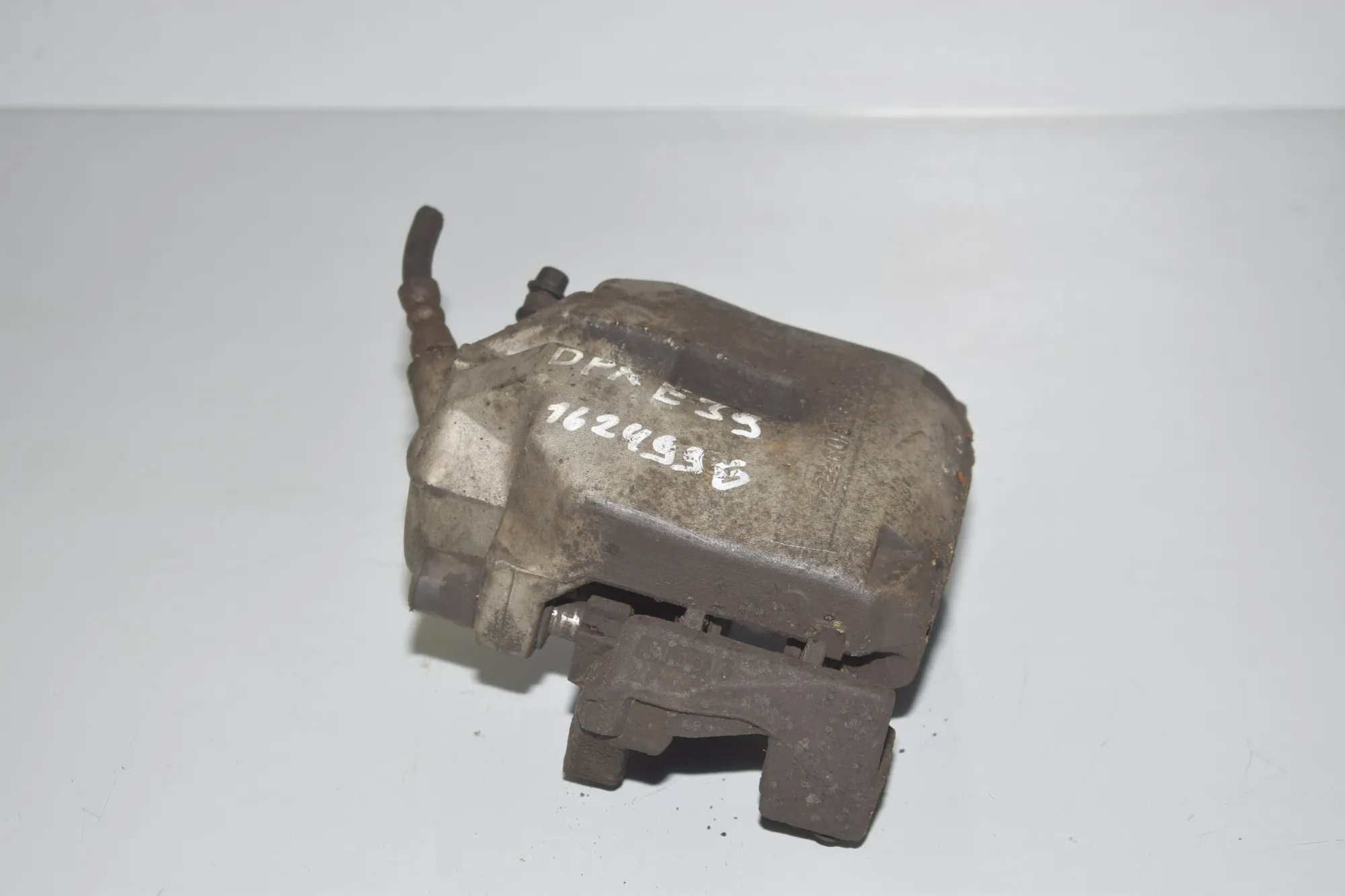 Front Right Brake Caliper – OEM 34111163386 · BMW 5 Touring (E39) 525 d 2000 – 3