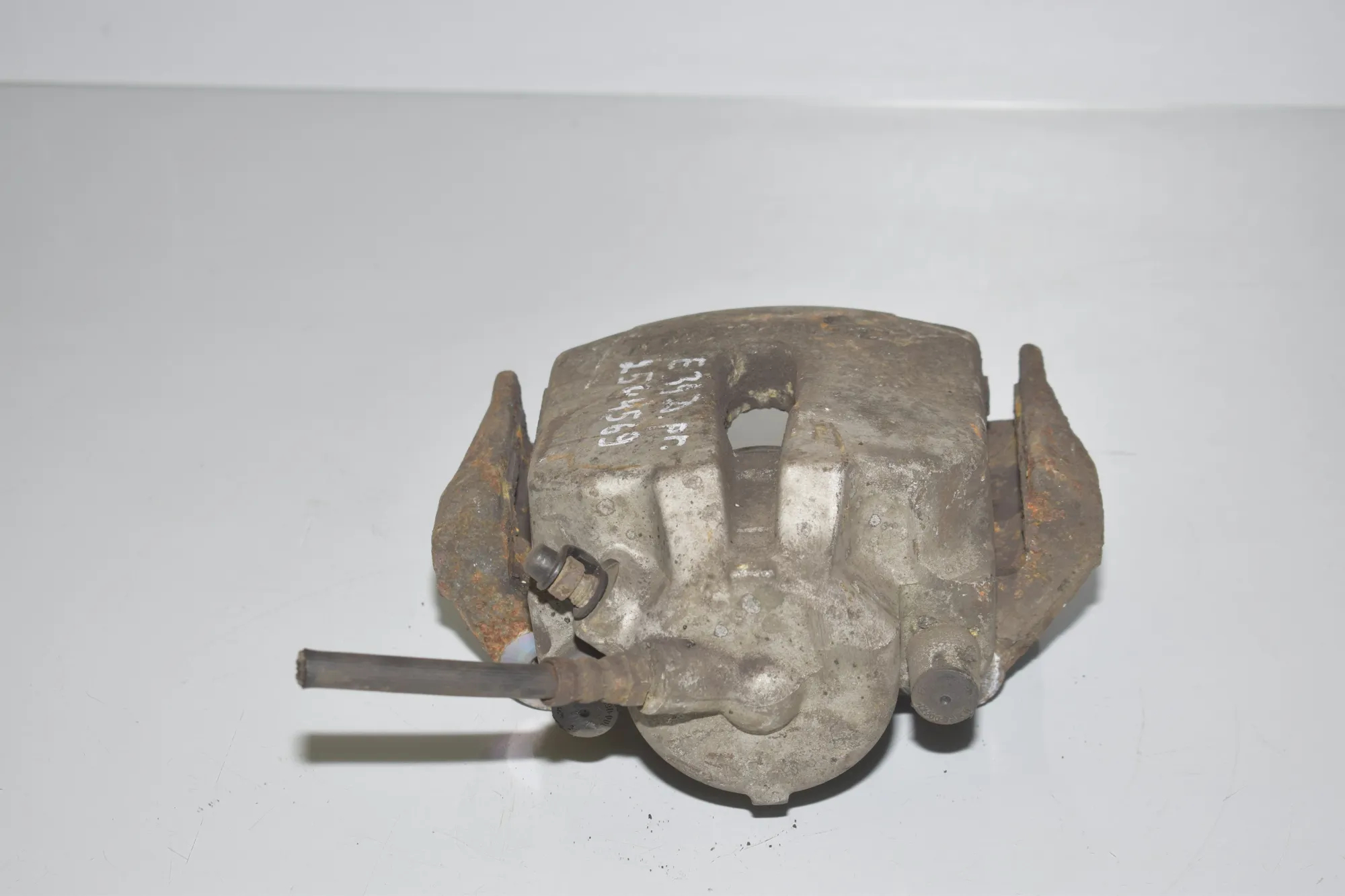Front Right Brake Caliper – OEM 34211163650 · BMW 5 (E39) BMW 5 (E39) 525 d 2001 – 2