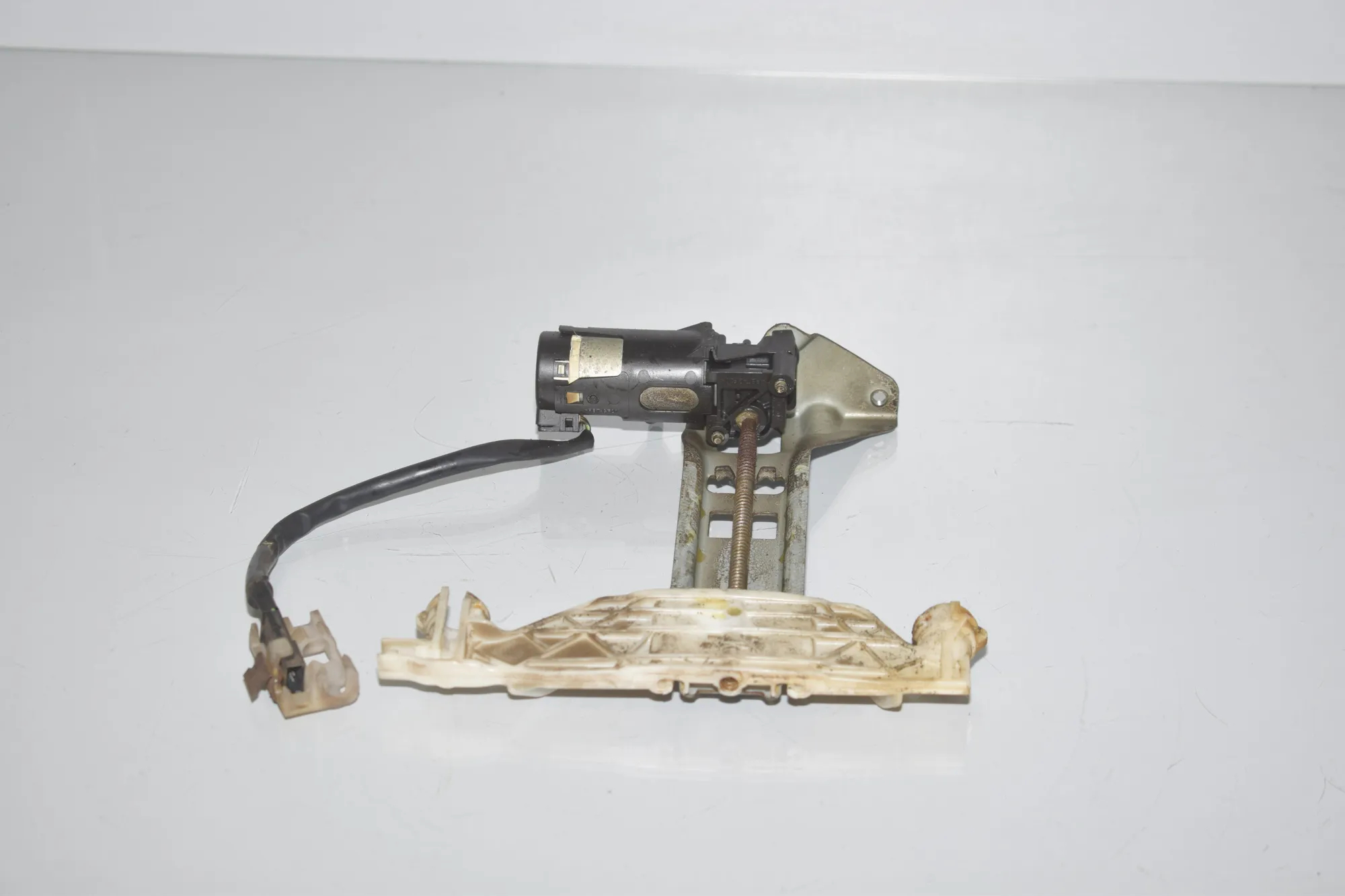 Front Right Seat Control Motor – OEM 52109155769 · BMW 5 (F10) 535 d 2013 – 3