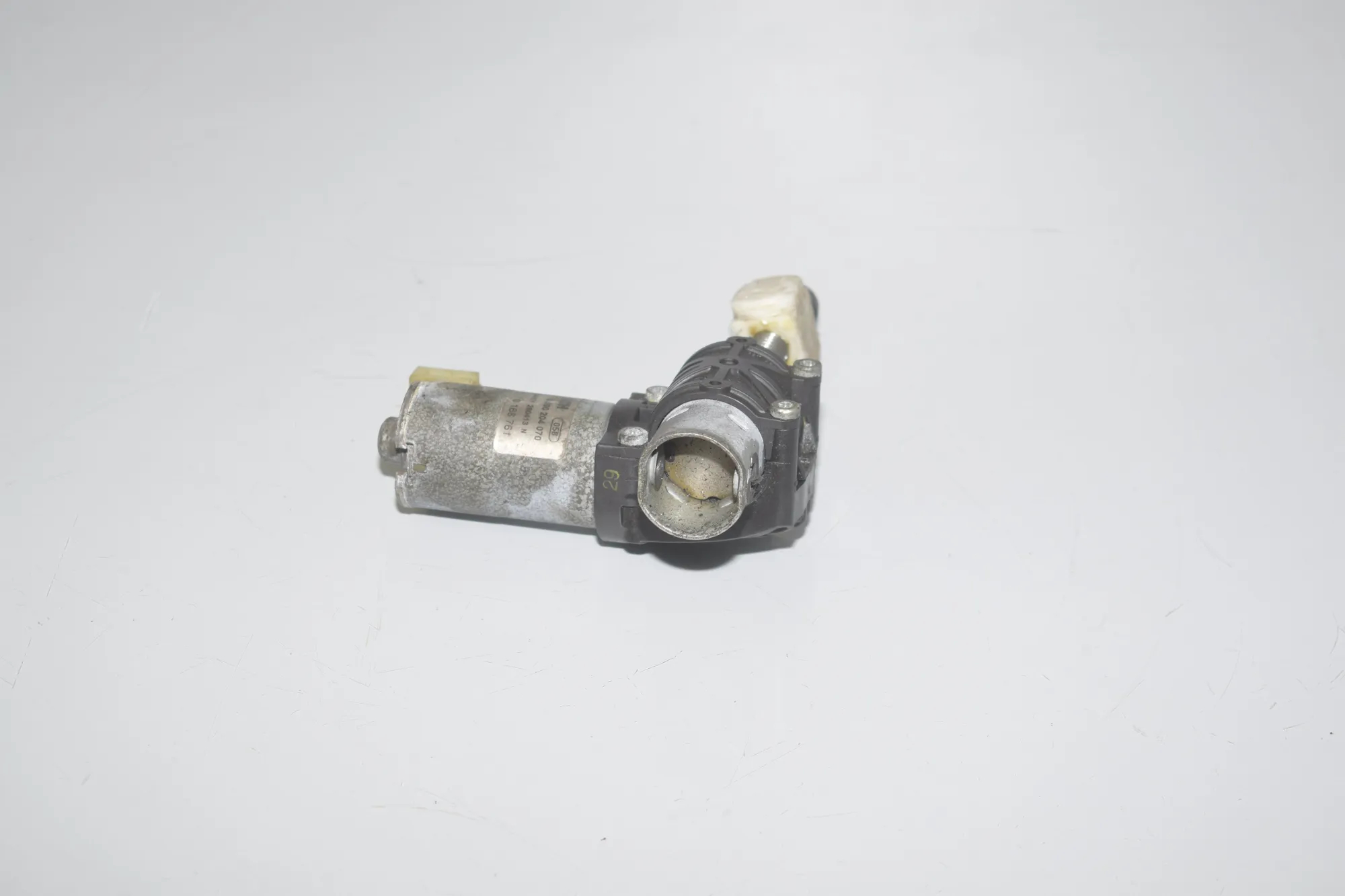 Front Left Seat Control Motor – OEM 9168761 · BMW 5 (F10) 535 d 2013 – 3