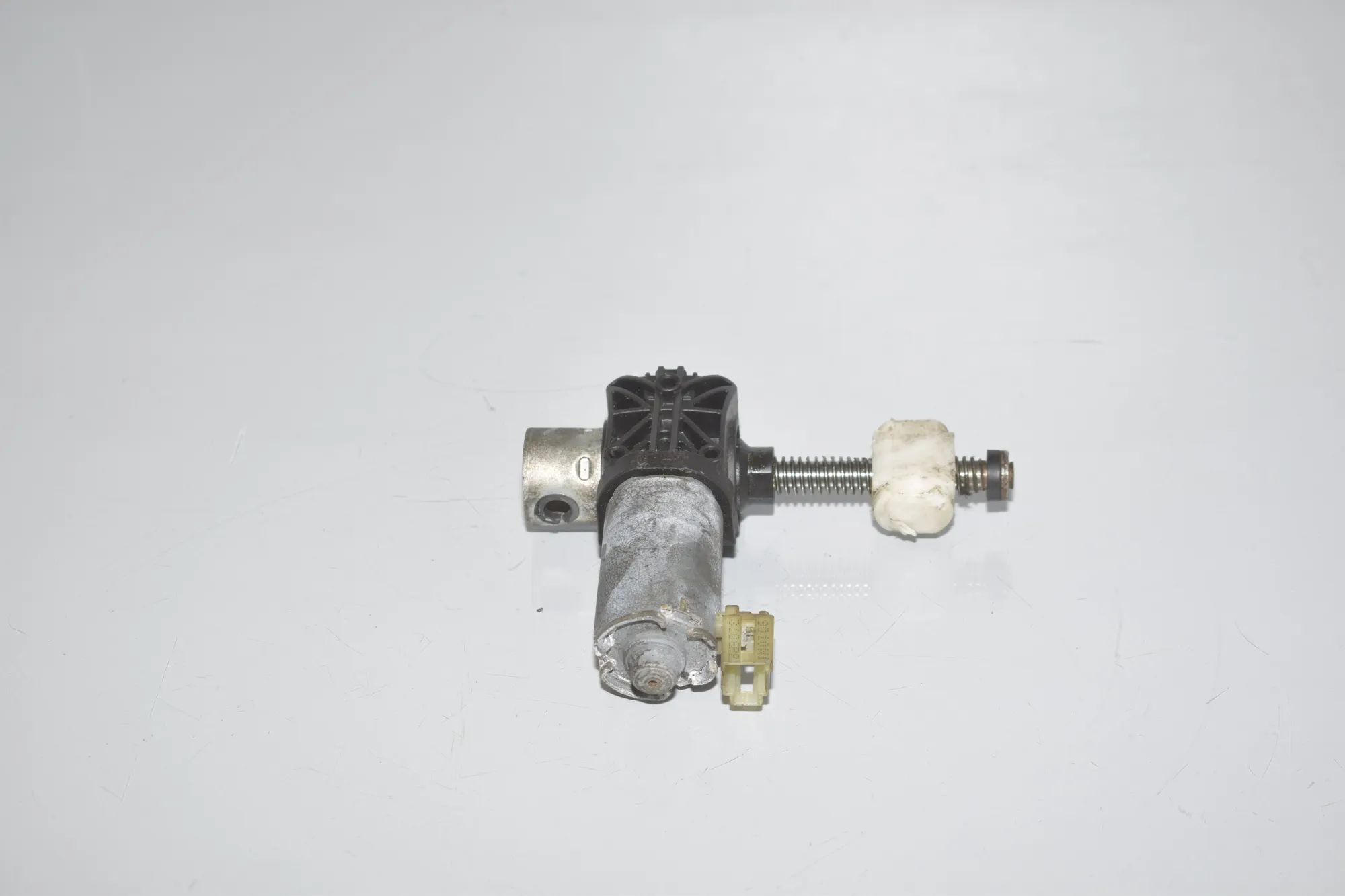 Front Left Seat Control Motor – OEM 9168761 · BMW 5 (F10) 535 d 2013 – 2
