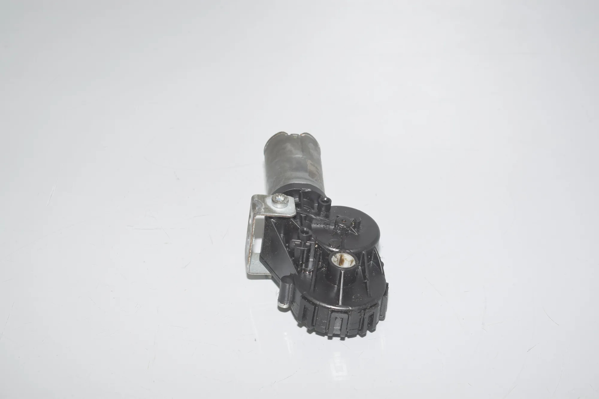 Front Left Seat Control Motor – OEM 52109168746 · BMW 5 (F10) 535 d 2013
