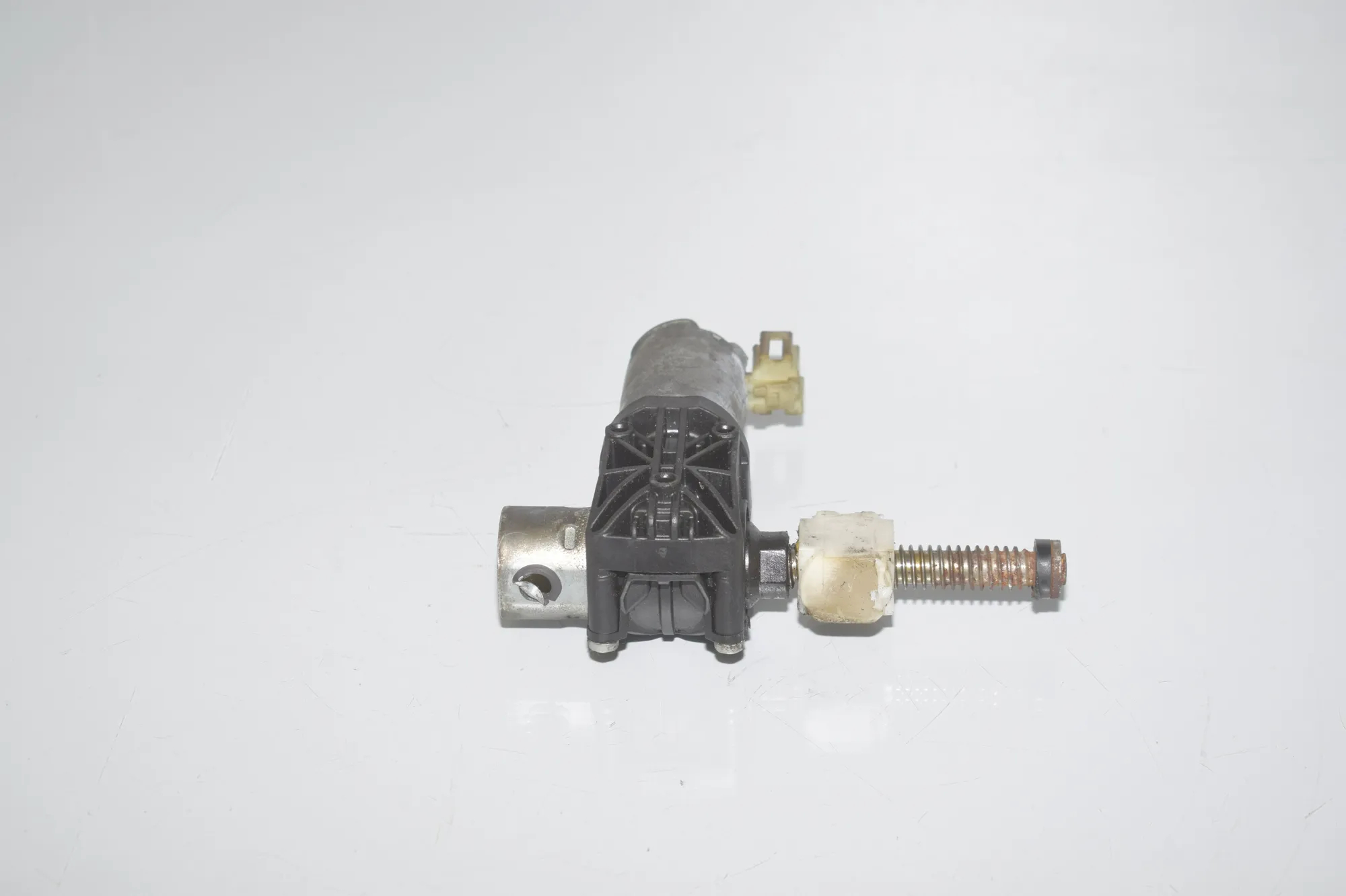 Front Right Seat Control Motor – OEM 9168762 · BMW 5 (F10) 535 d 2013 – 2