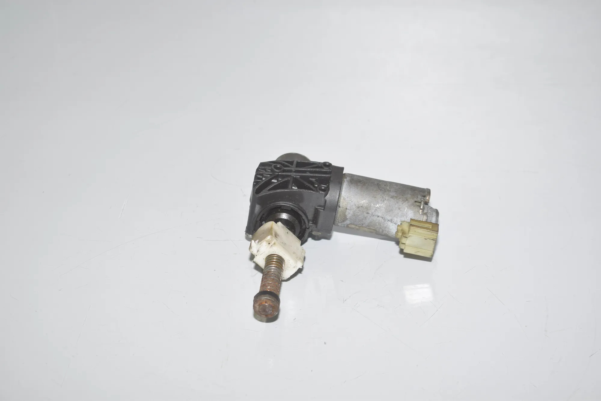 Front Right Seat Control Motor – OEM 9168762 · BMW 5 (F10) 535 d 2013 – 3