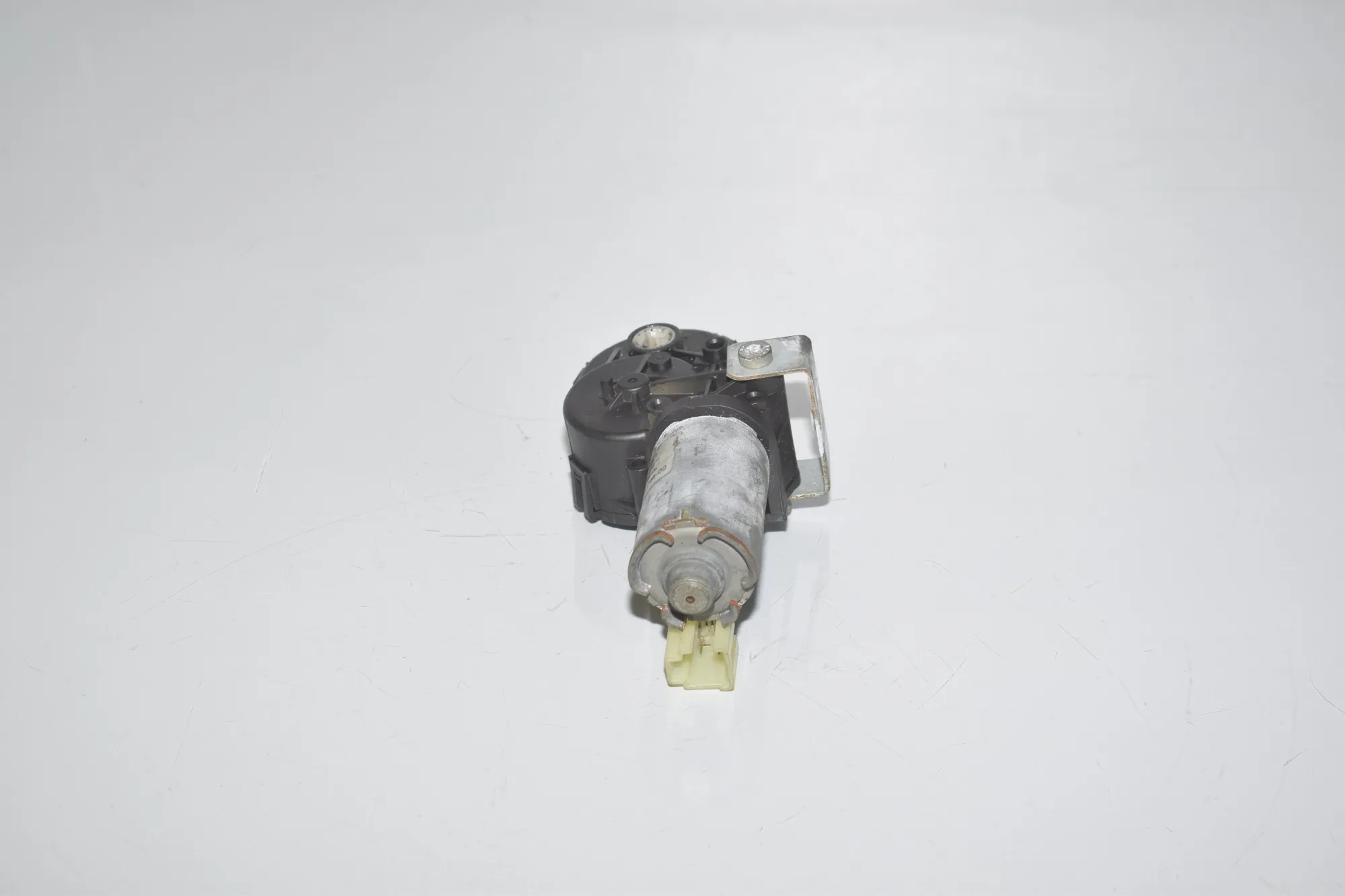 Front Left Seat Control Motor – OEM 9168746 · BMW 5 (F10) 535 d 2013 – 4