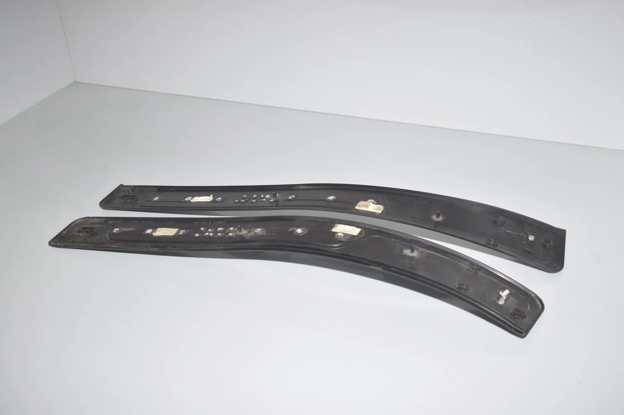 Rear Left Sill Trim – OEM 51478220228 · BMW 7 (E38) BMW 7 (E38) 725 tds 1999 – 4