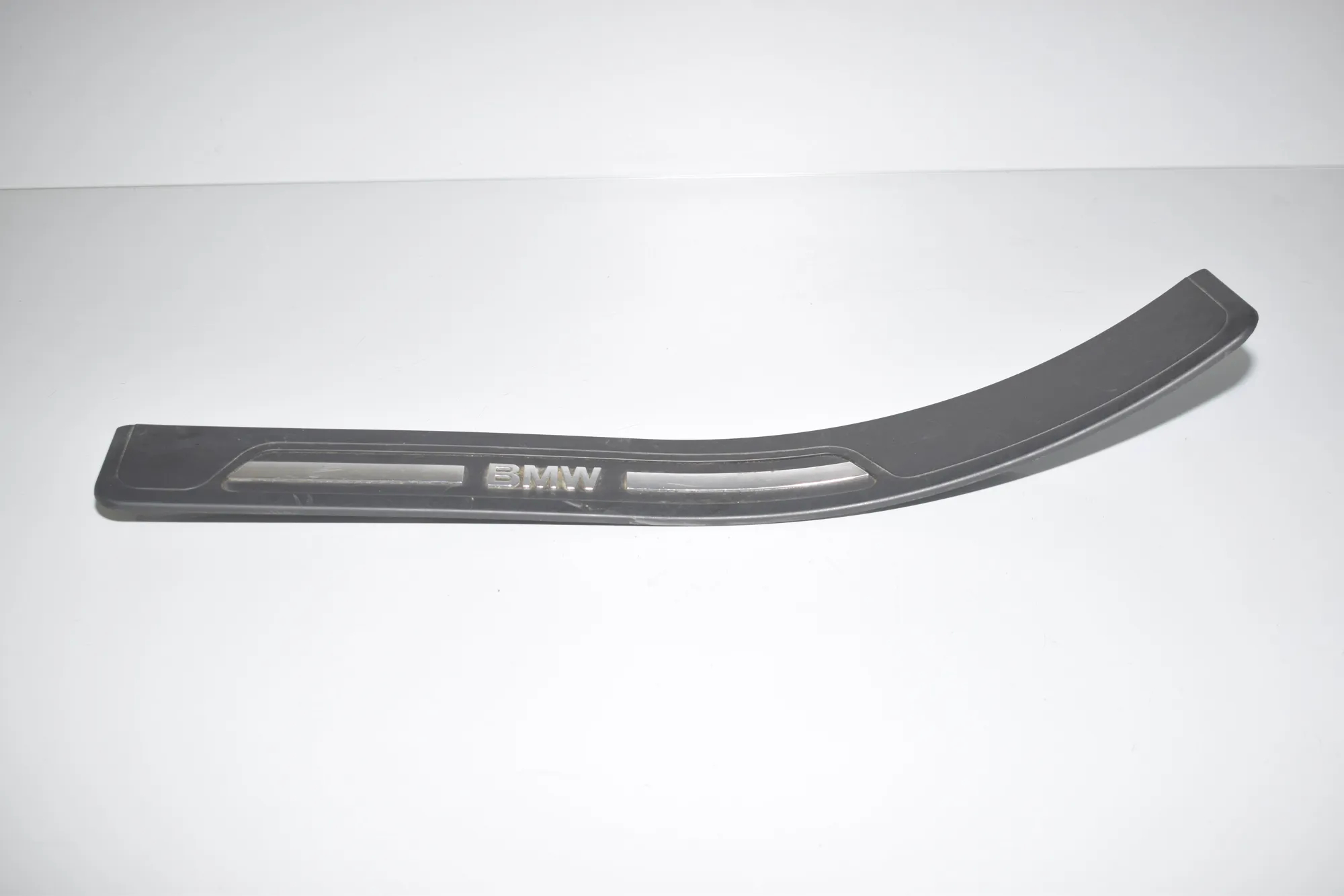 Rear Left Sill Trim – OEM 51478220227 · BMW 7 (E38) BMW 7 (E38) 725 tds 1999