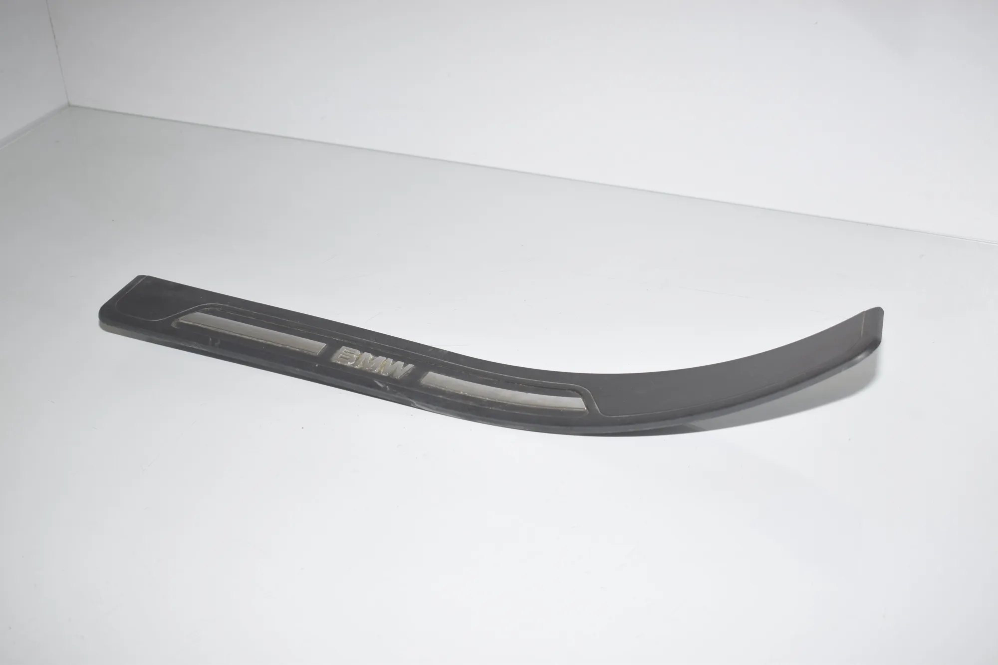 Rear Left Sill Trim – OEM 51478220227 · BMW 7 (E38) BMW 7 (E38) 725 tds 1999 – 2