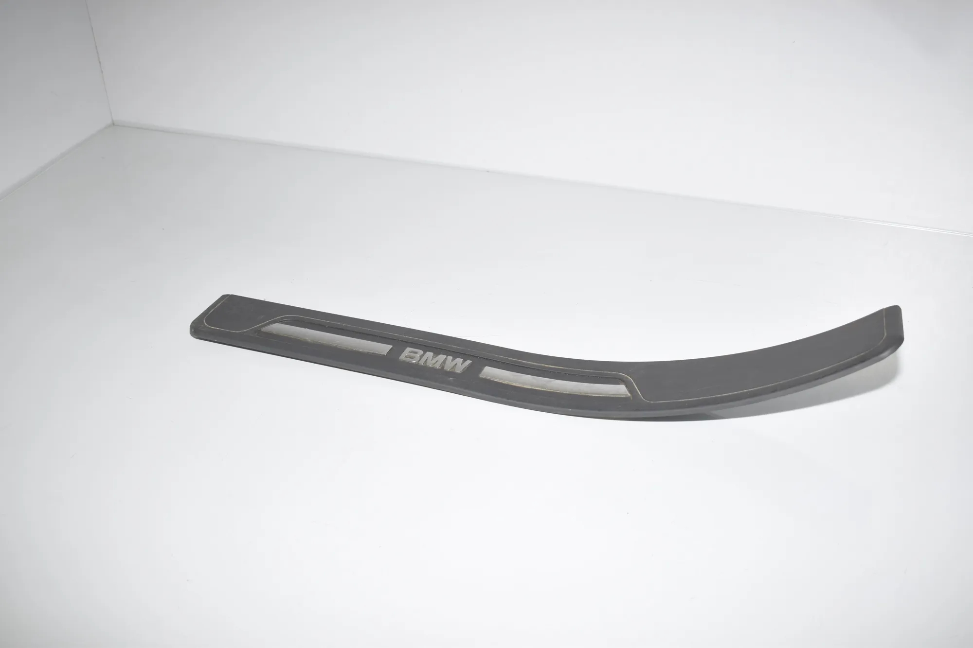 Rear Left Sill Trim – OEM 51478220227 · BMW 7 (E38) BMW 7 (E38) 725 tds 2000 – 2