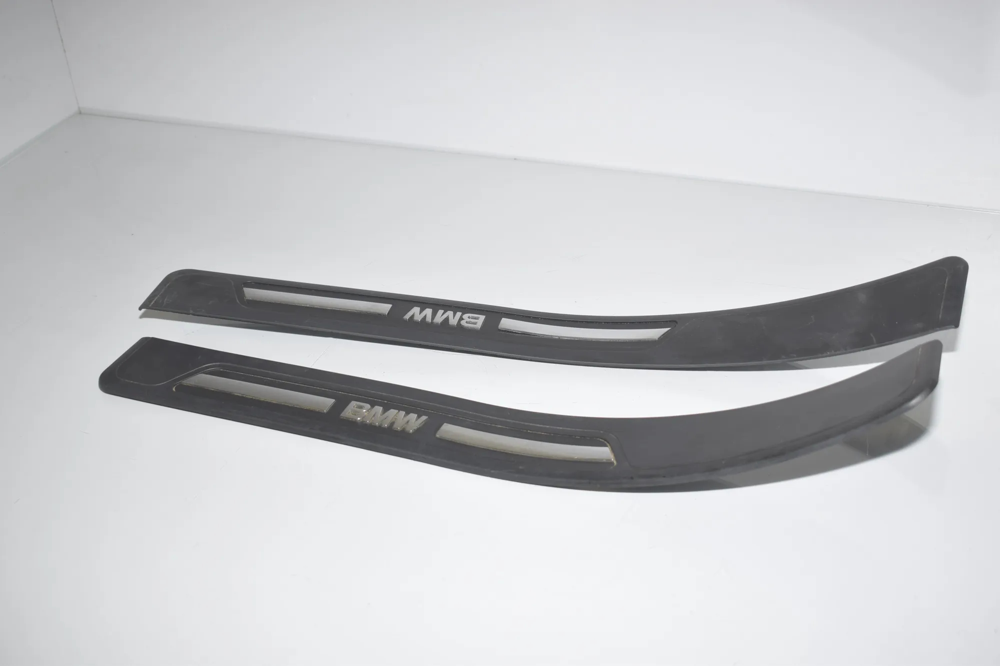 Rear Left Sill Trim – OEM 51478220227 · BMW 7 (E38) BMW 7 (E38) 725 tds 2000 – 2