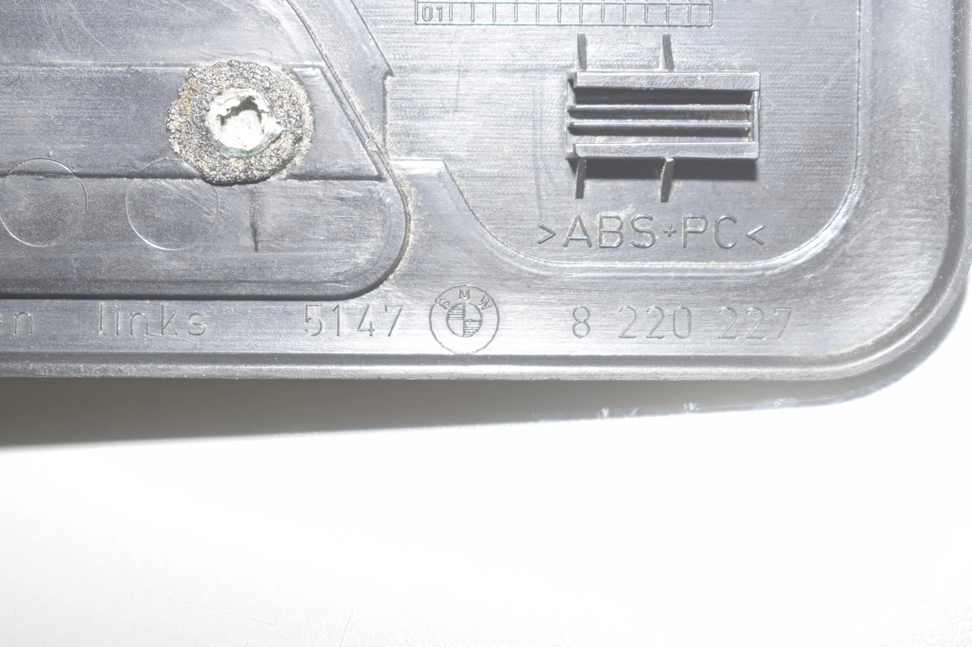 Rear Left Sill Trim – OEM 51478220227 · BMW 7 (E38) BMW 7 (E38) 725 tds 2000 – 7
