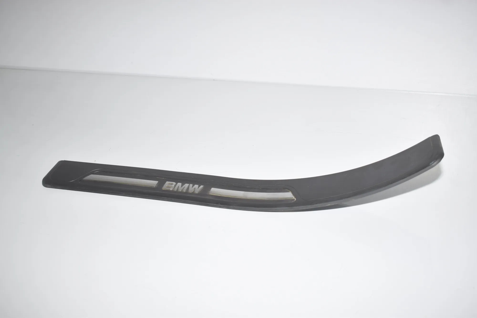 Rear Left Sill Trim – OEM 51478220227 · BMW 7 (E38) BMW 7 (E38) 725 tds 2000 – 2