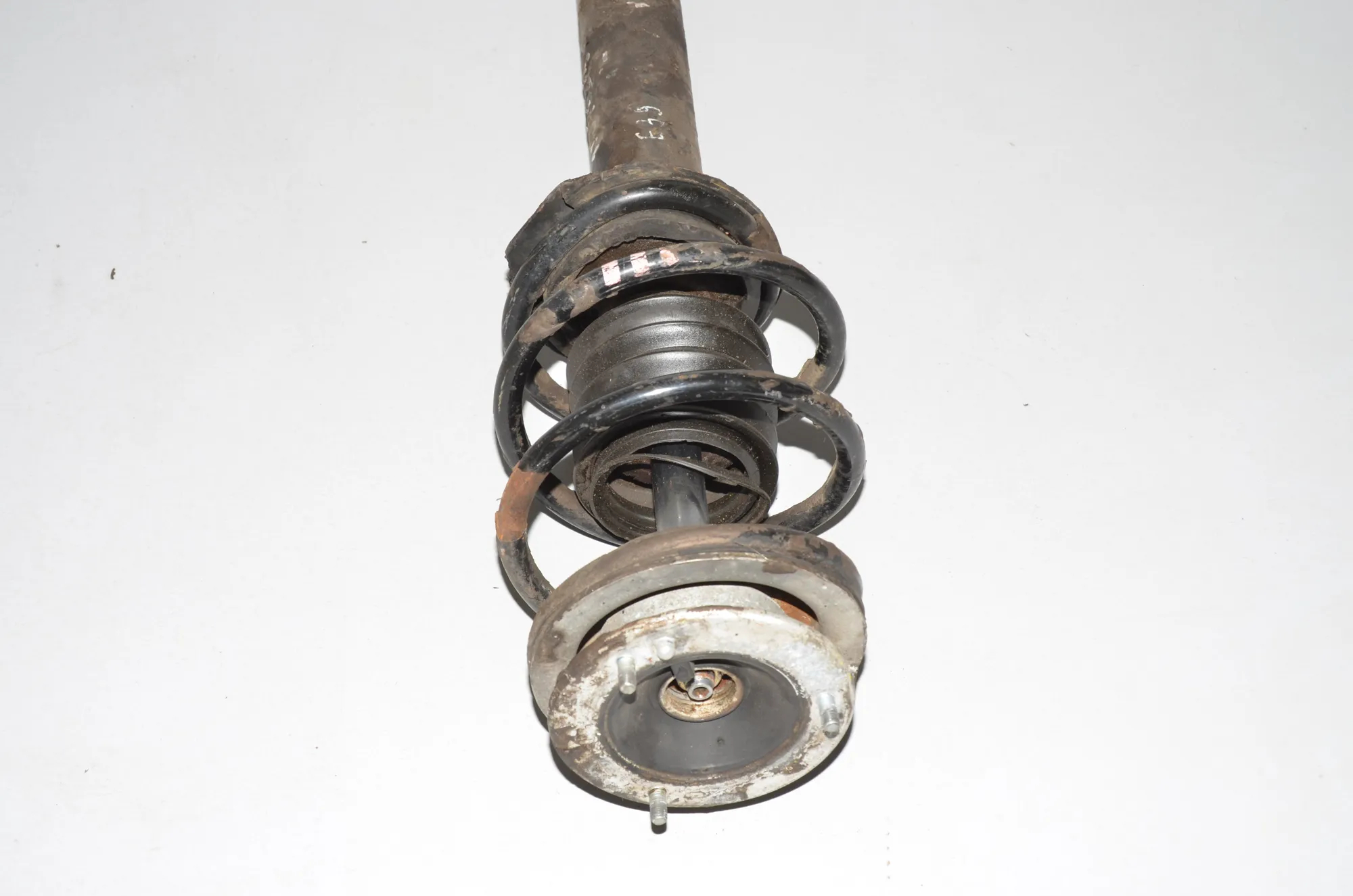 Front Right Shock Absorber – OEM 31311096858 · BMW 5 (E39) 520 i 1997 – 5