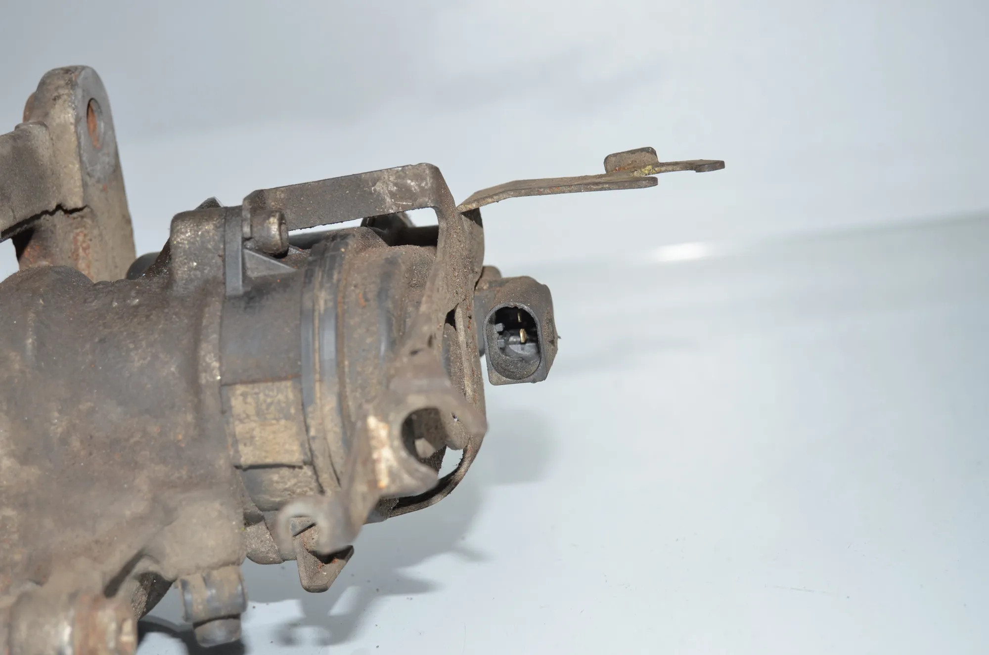 Rear Right Brake Caliper · BMW 7 (G11, G12) BMW 7 (G11, G12) 730 d, Ld xDrive 2017 – 4