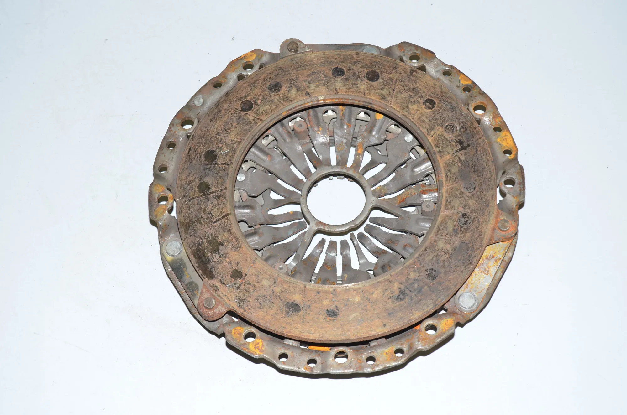 Clutch Pressure Plate – OEM 7550807 · BMW 3 (E90) BMW 3 (E90) 320 d 2007 – 4