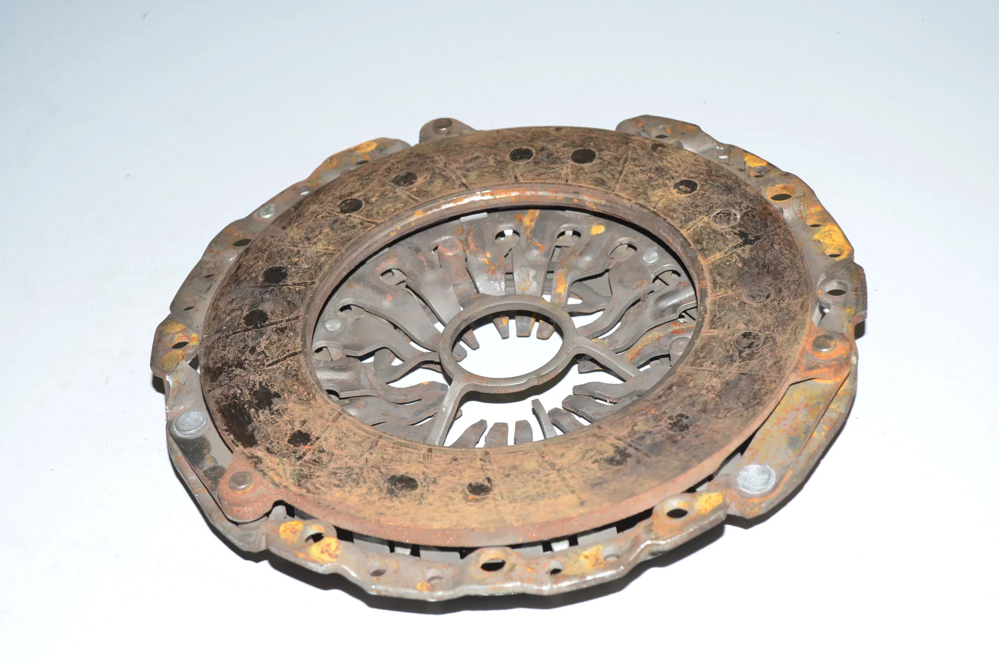 Clutch Pressure Plate – OEM 7550807 · BMW 3 (E90) BMW 3 (E90) 320 d 2007 – 3